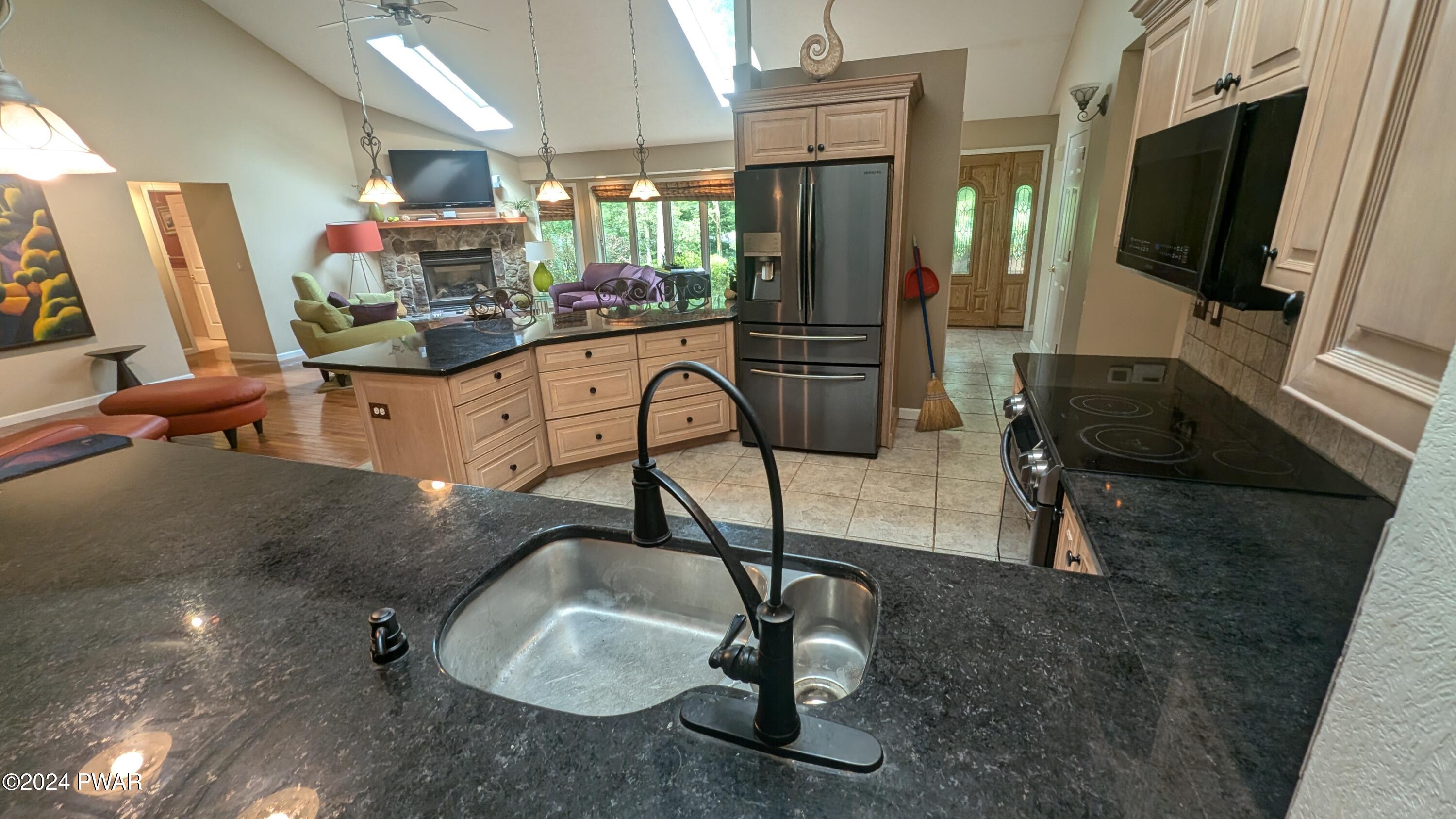 Lords Valley, Pennsylvania 18428, United States, 3 Bedrooms Bedrooms, ,3 BathroomsBathrooms,Residential,Pending,52254