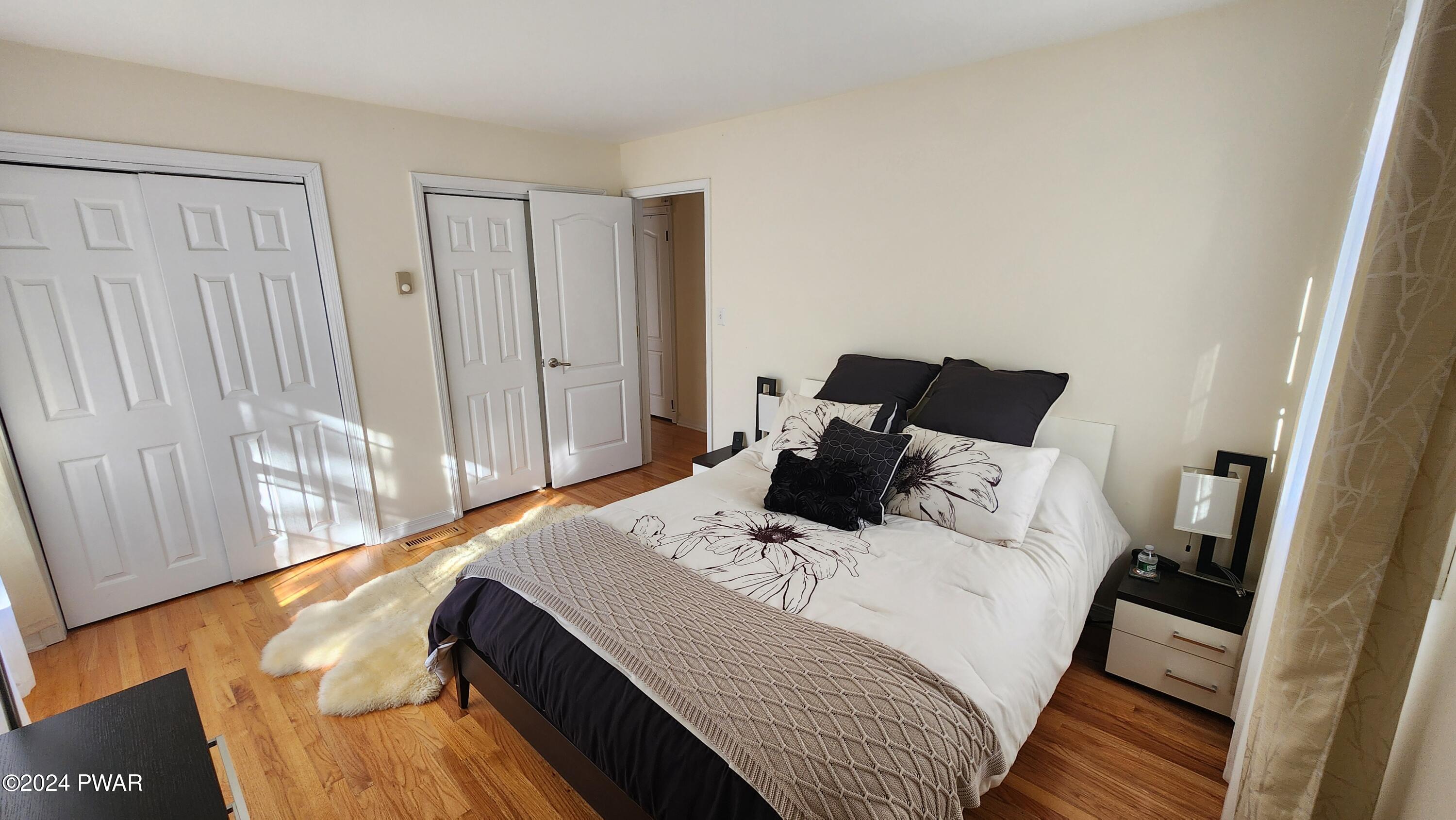 Milford, Pennsylvania 18337, United States, 2 Bedrooms Bedrooms, ,1 BathroomBathrooms,Residential,Pending,61726