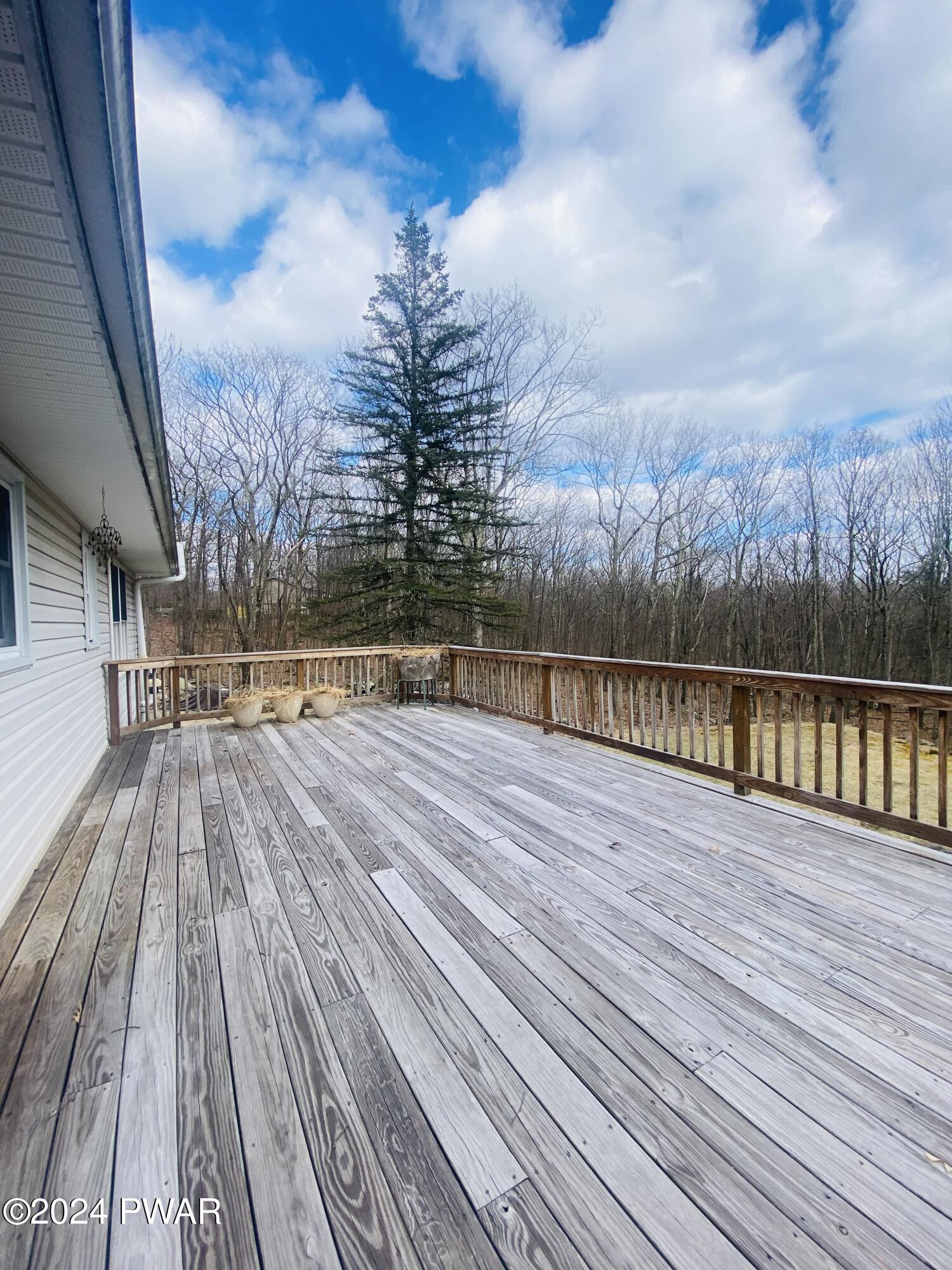 Milford, Pennsylvania 18337, United States, 2 Bedrooms Bedrooms, ,1 BathroomBathrooms,Residential,Pending,61726