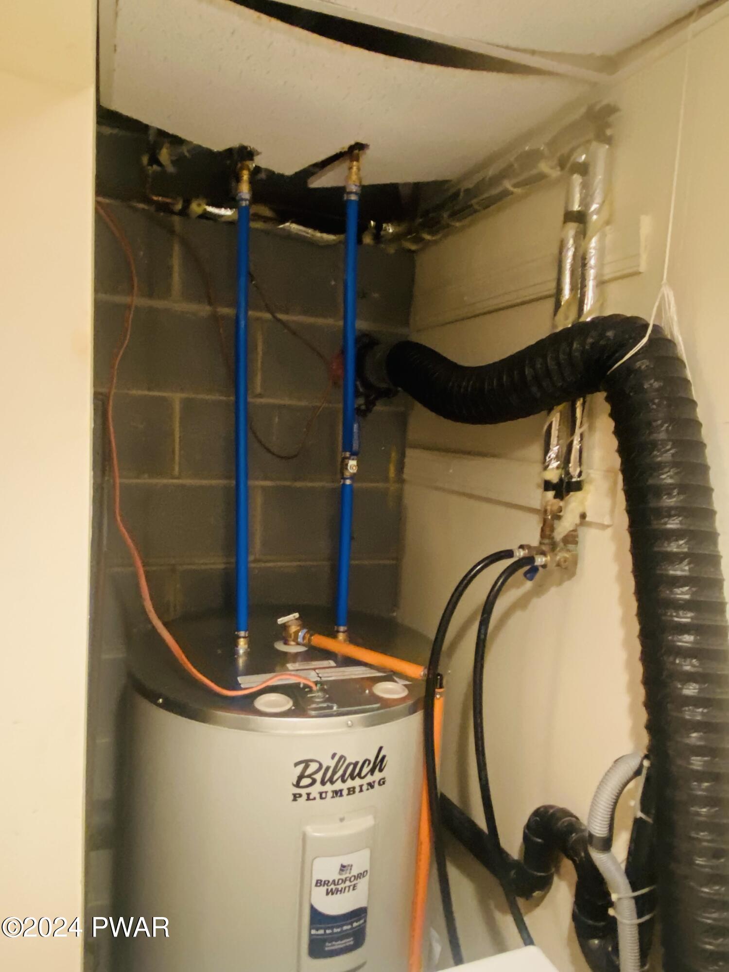 Milford, Pennsylvania 18337, United States, 2 Bedrooms Bedrooms, ,1 BathroomBathrooms,Residential,Pending,61726