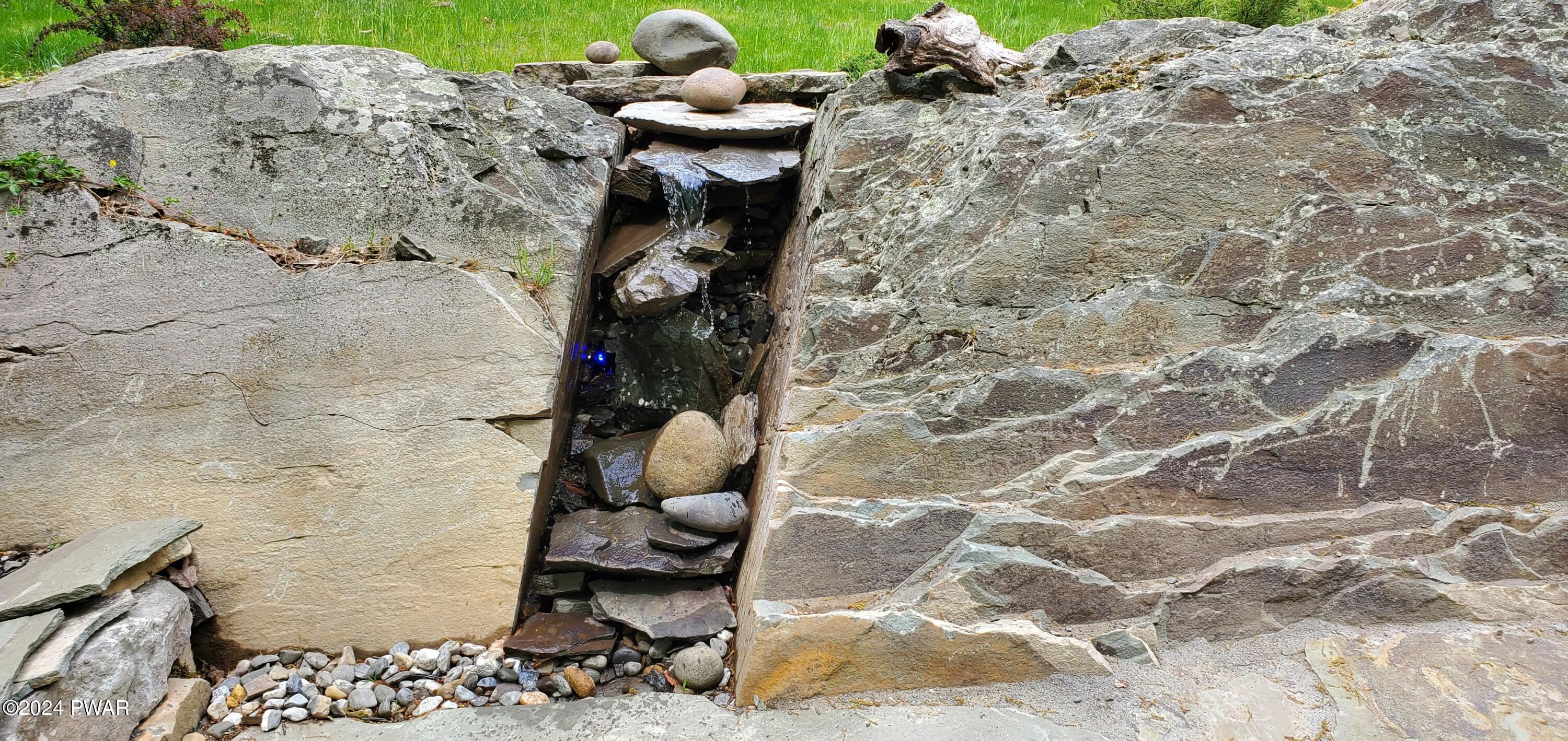 Milford, Pennsylvania 18337, United States, 2 Bedrooms Bedrooms, ,1 BathroomBathrooms,Residential,Pending,61726