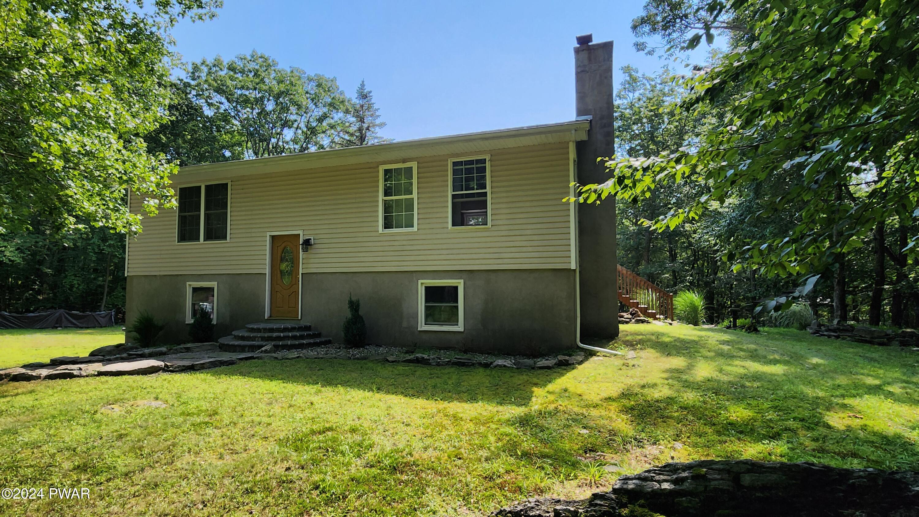 Milford, Pennsylvania 18337, United States, 2 Bedrooms Bedrooms, ,1 BathroomBathrooms,Residential,Pending,61726