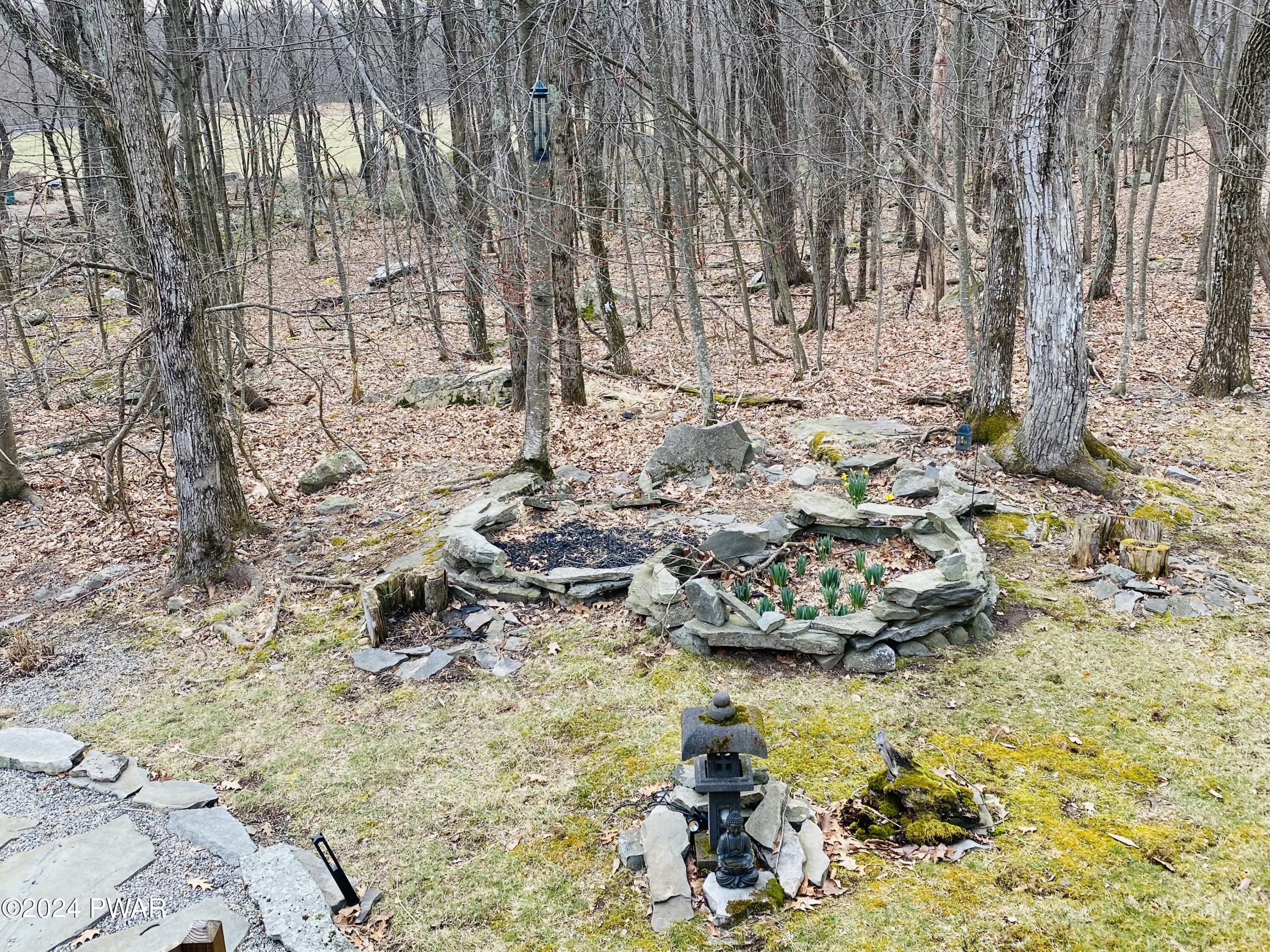 Milford, Pennsylvania 18337, United States, 2 Bedrooms Bedrooms, ,1 BathroomBathrooms,Residential,Pending,61726