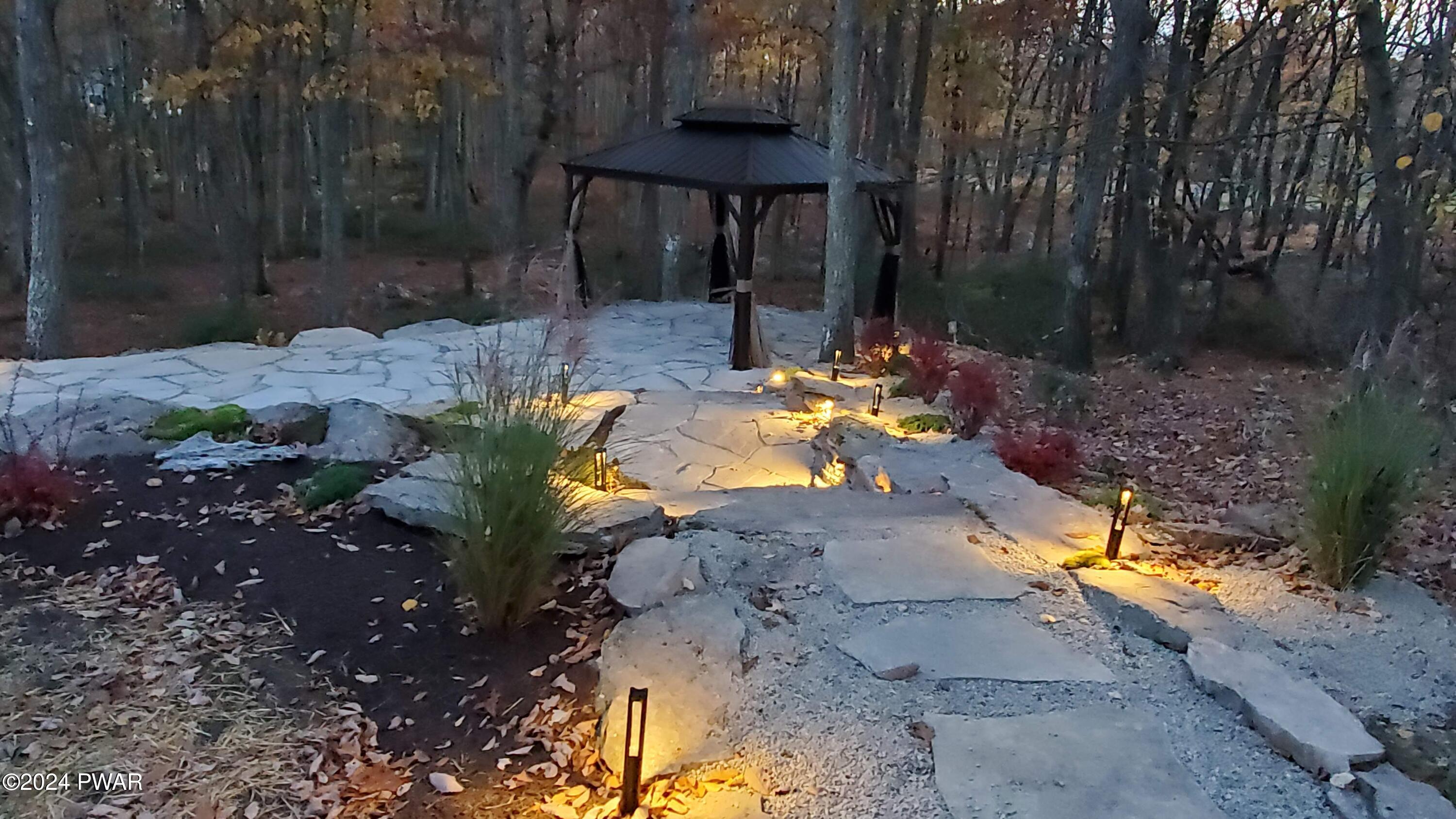 Milford, Pennsylvania 18337, United States, 2 Bedrooms Bedrooms, ,1 BathroomBathrooms,Residential,Pending,61726