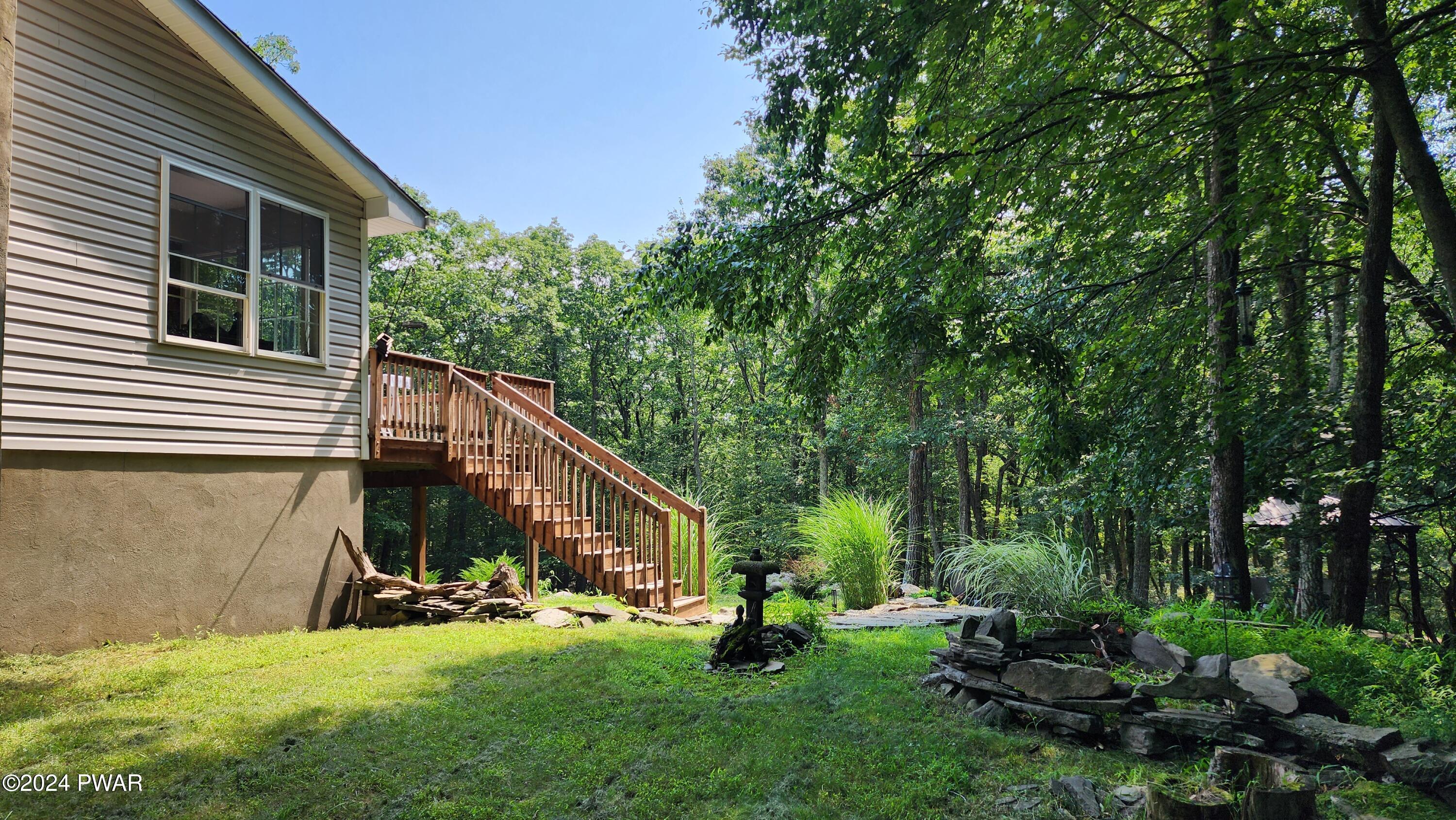 Milford, Pennsylvania 18337, United States, 2 Bedrooms Bedrooms, ,1 BathroomBathrooms,Residential,Pending,61726