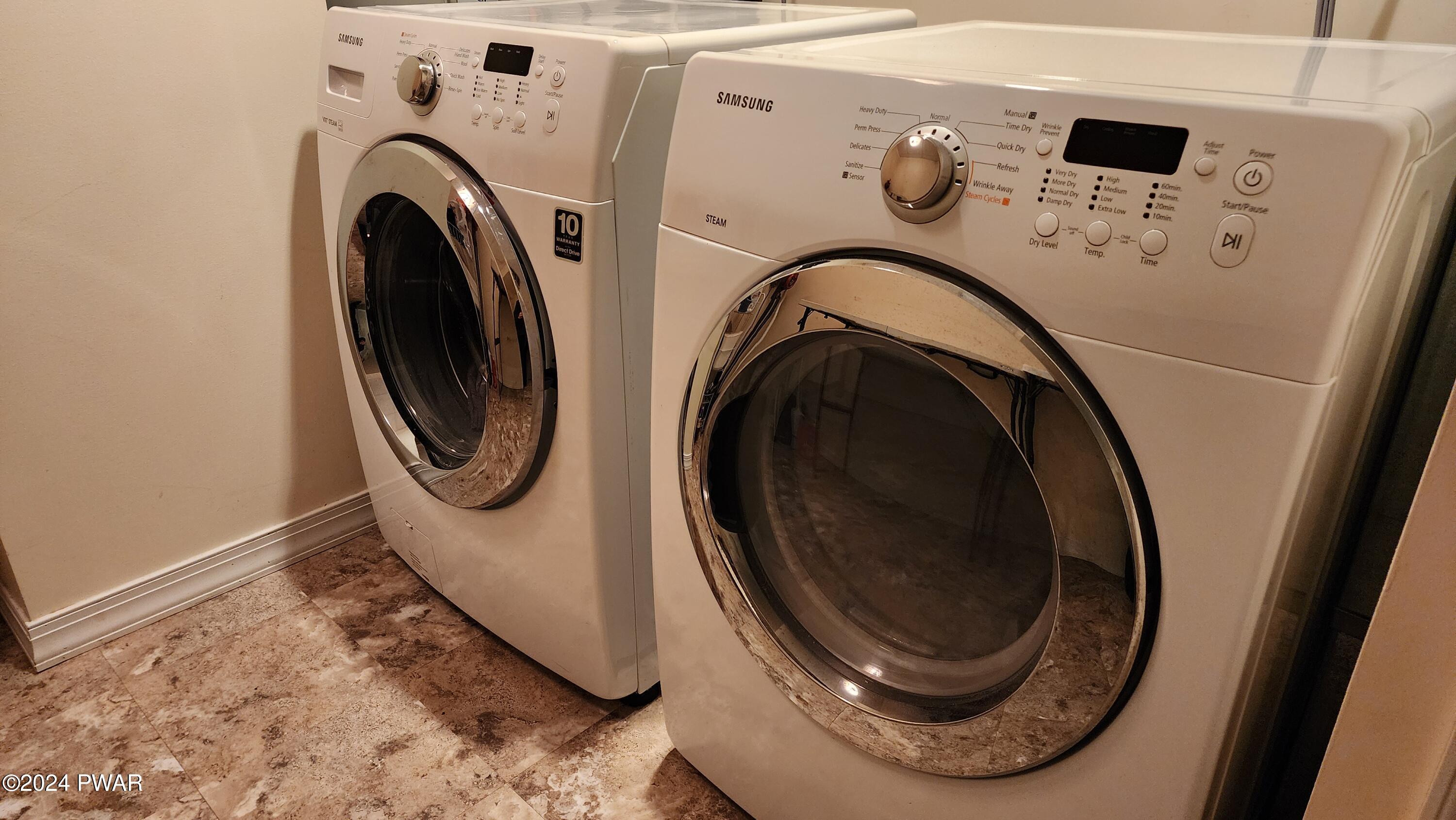 Milford, Pennsylvania 18337, United States, 2 Bedrooms Bedrooms, ,1 BathroomBathrooms,Residential,Pending,61726