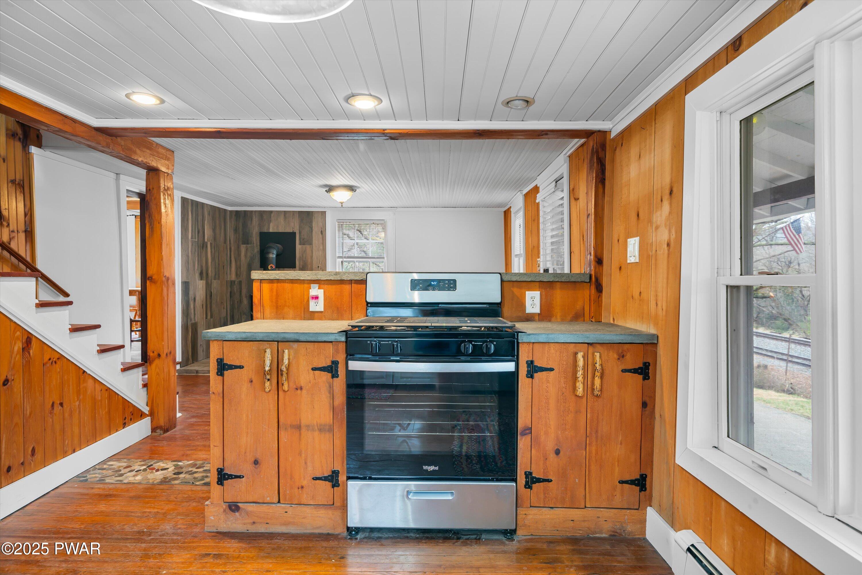 111 Delaware Drive, Lackawaxen, Pennsylvania image 8