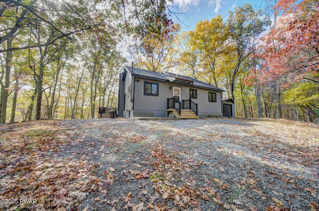 Photo of 113 Acorn Court, Lackawaxen, PA 18435 (MLS # PW253506)