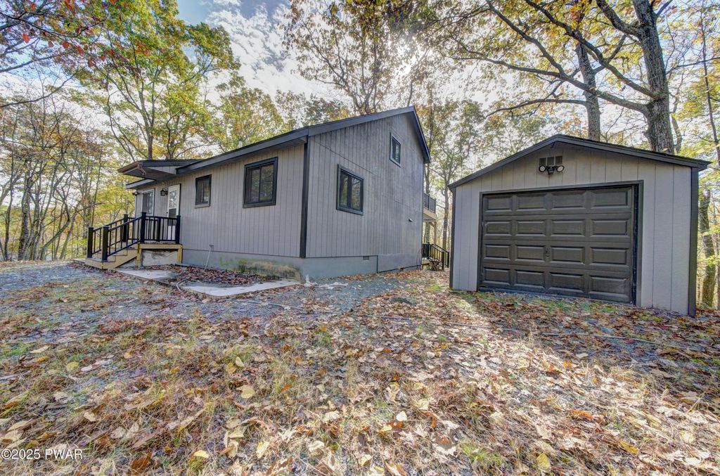 Photo of 113 Acorn Court, Lackawaxen, PA 18435 (MLS # PW253506)