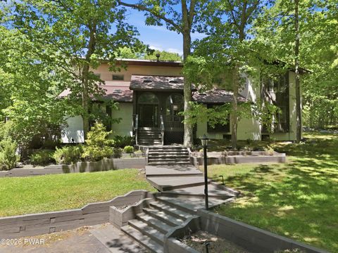 Homes For Sale - 111 Westbrook Court<br/> Pike County, Tafton, PA 18464