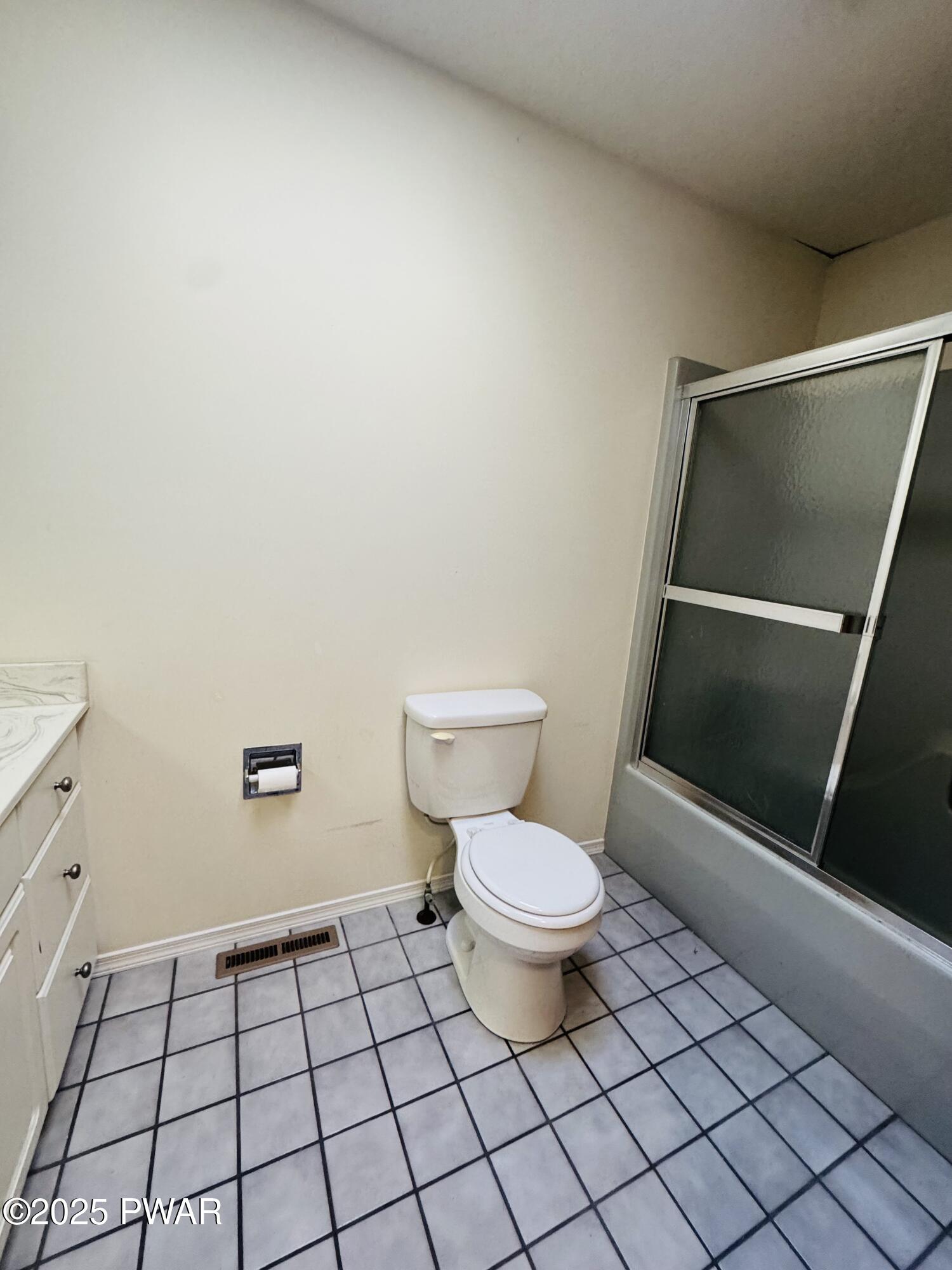 Lords Valley, Pennsylvania 18428, United States, 4 Bedrooms Bedrooms, ,2 BathroomsBathrooms,Residential,Active,175114