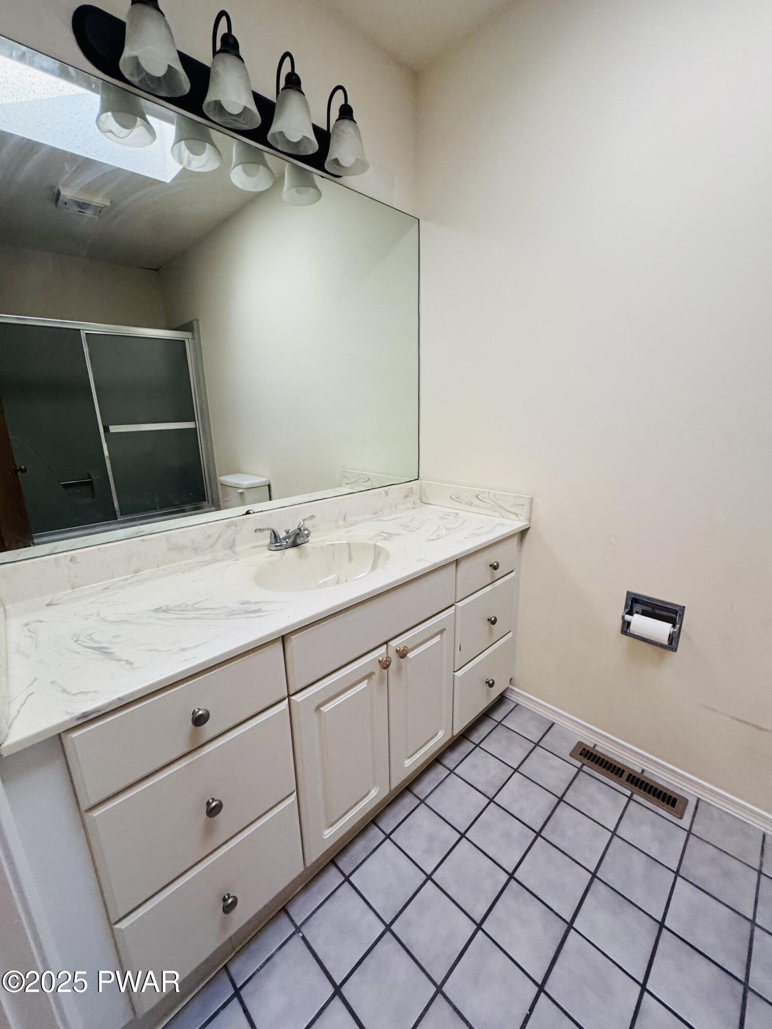 Lords Valley, Pennsylvania 18428, United States, 4 Bedrooms Bedrooms, ,2 BathroomsBathrooms,Residential,Active,175114