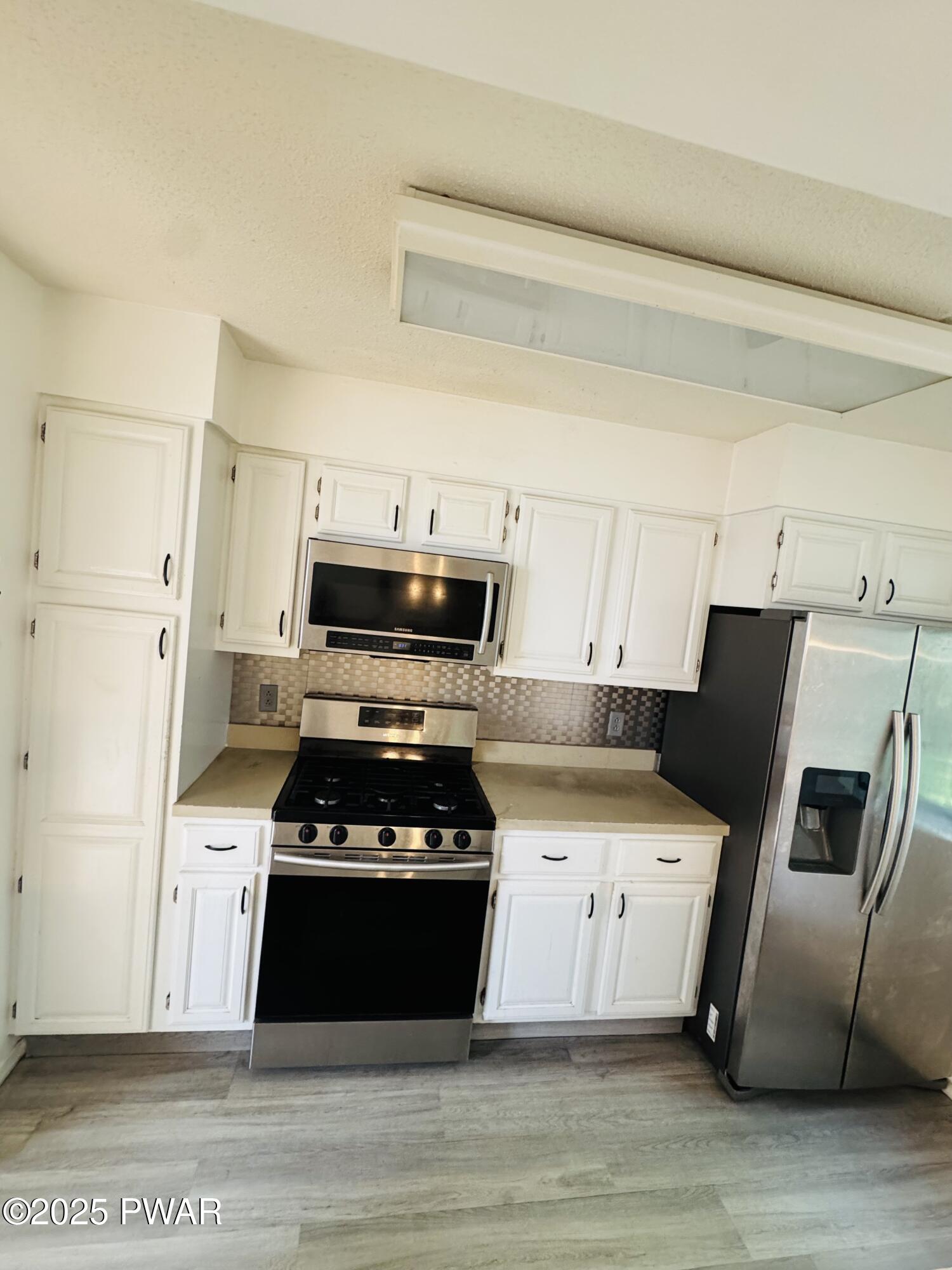 Lords Valley, Pennsylvania 18428, United States, 4 Bedrooms Bedrooms, ,2 BathroomsBathrooms,Residential,Active,175114