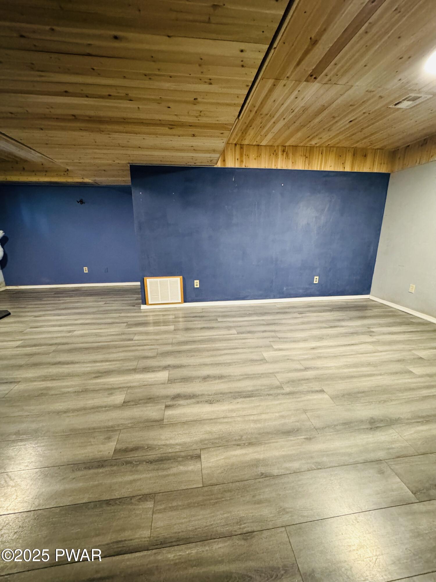 Lords Valley, Pennsylvania 18428, United States, 4 Bedrooms Bedrooms, ,2 BathroomsBathrooms,Residential,Active,175114