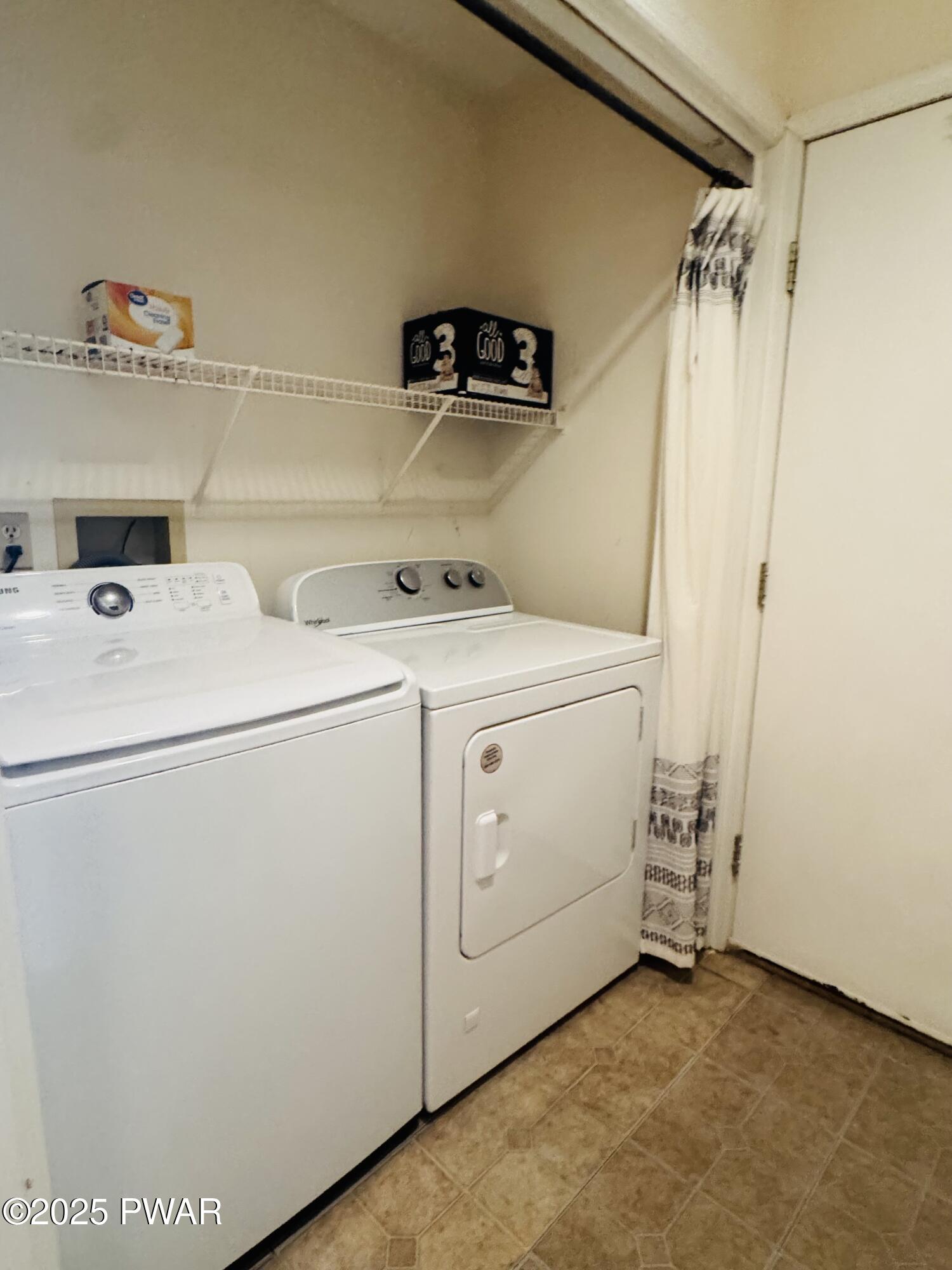 Lords Valley, Pennsylvania 18428, United States, 4 Bedrooms Bedrooms, ,2 BathroomsBathrooms,Residential,Active,175114