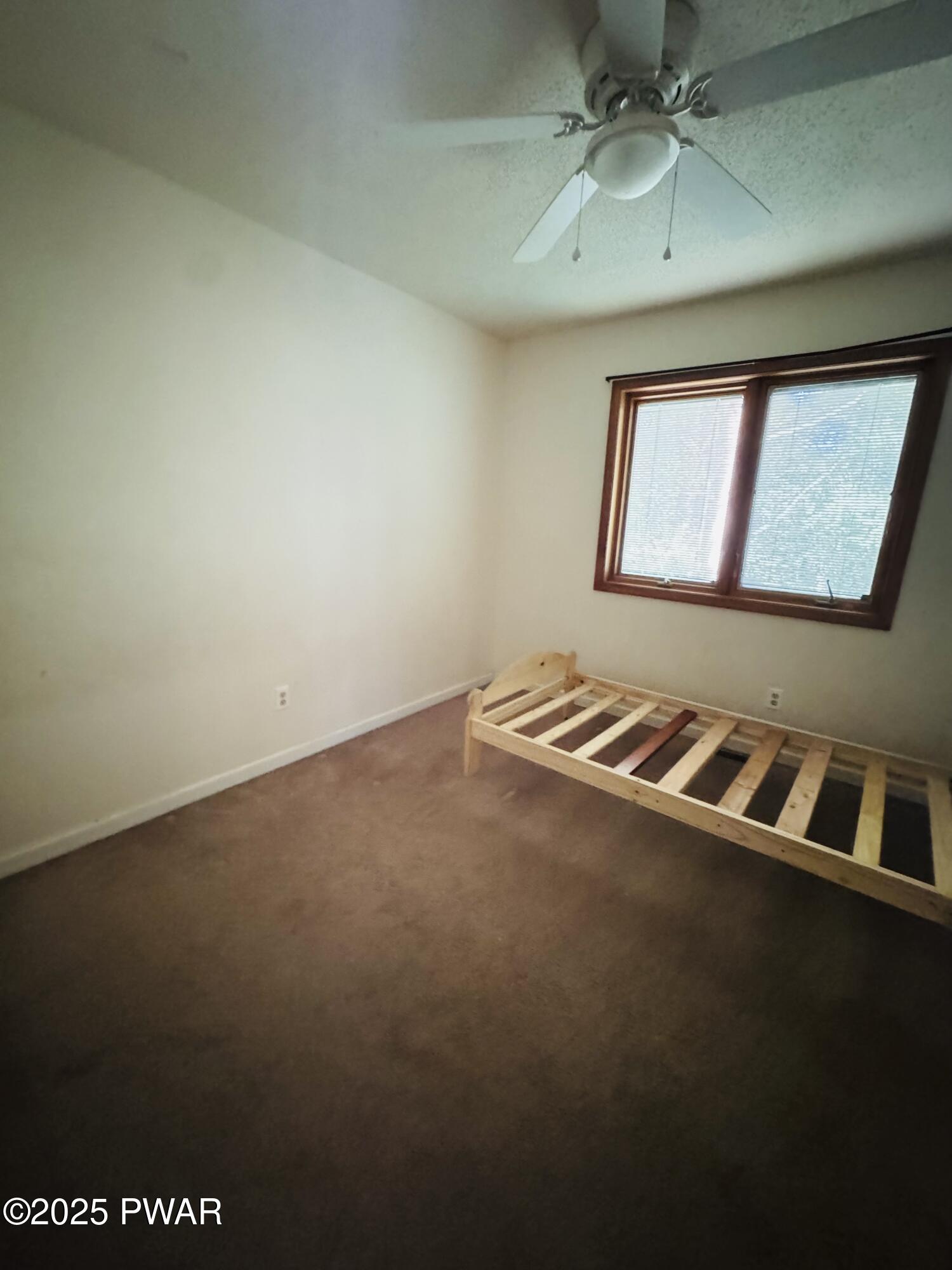 Lords Valley, Pennsylvania 18428, United States, 4 Bedrooms Bedrooms, ,2 BathroomsBathrooms,Residential,Active,175114