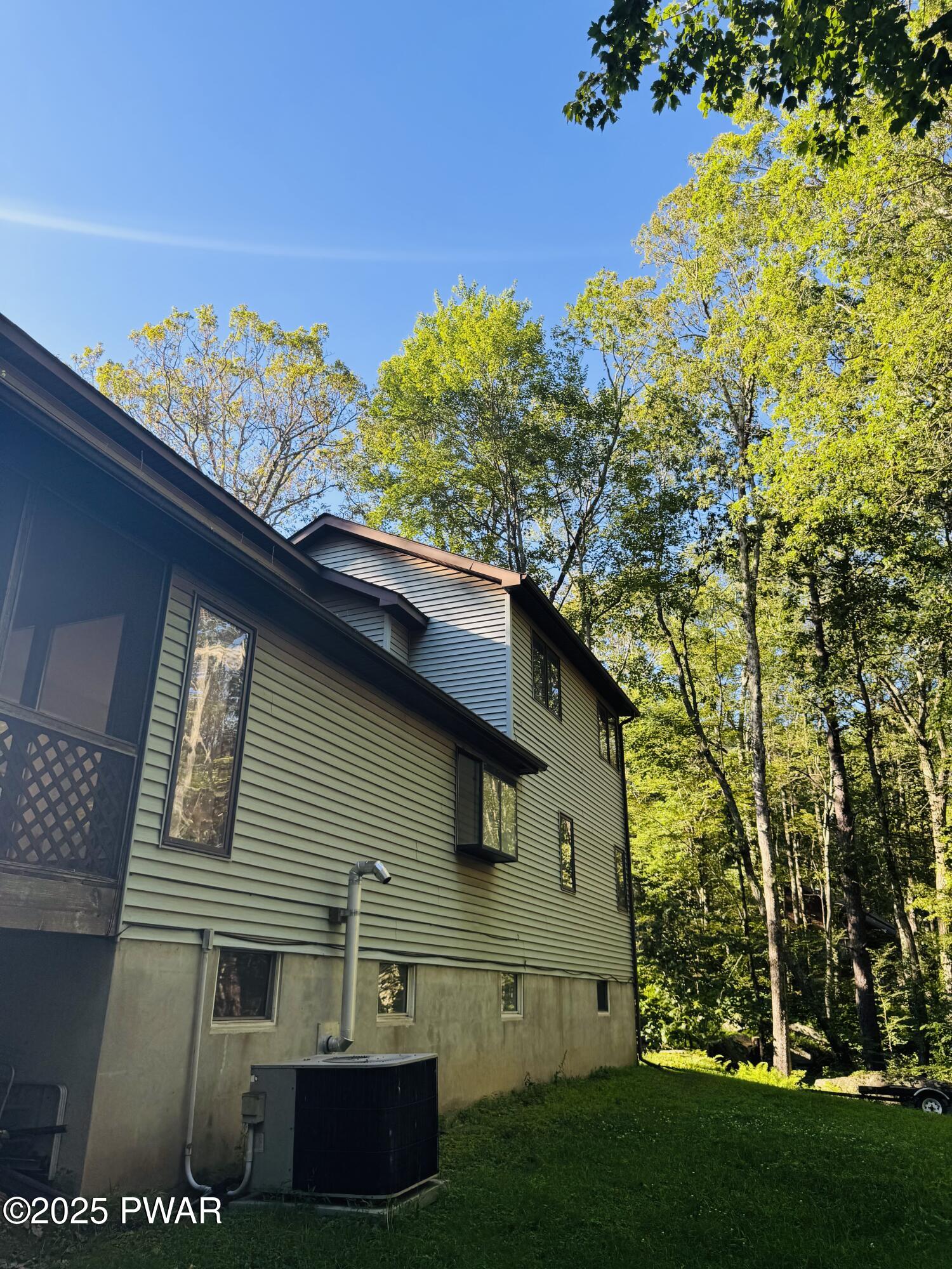 Lords Valley, Pennsylvania 18428, United States, 4 Bedrooms Bedrooms, ,2 BathroomsBathrooms,Residential,Active,175114