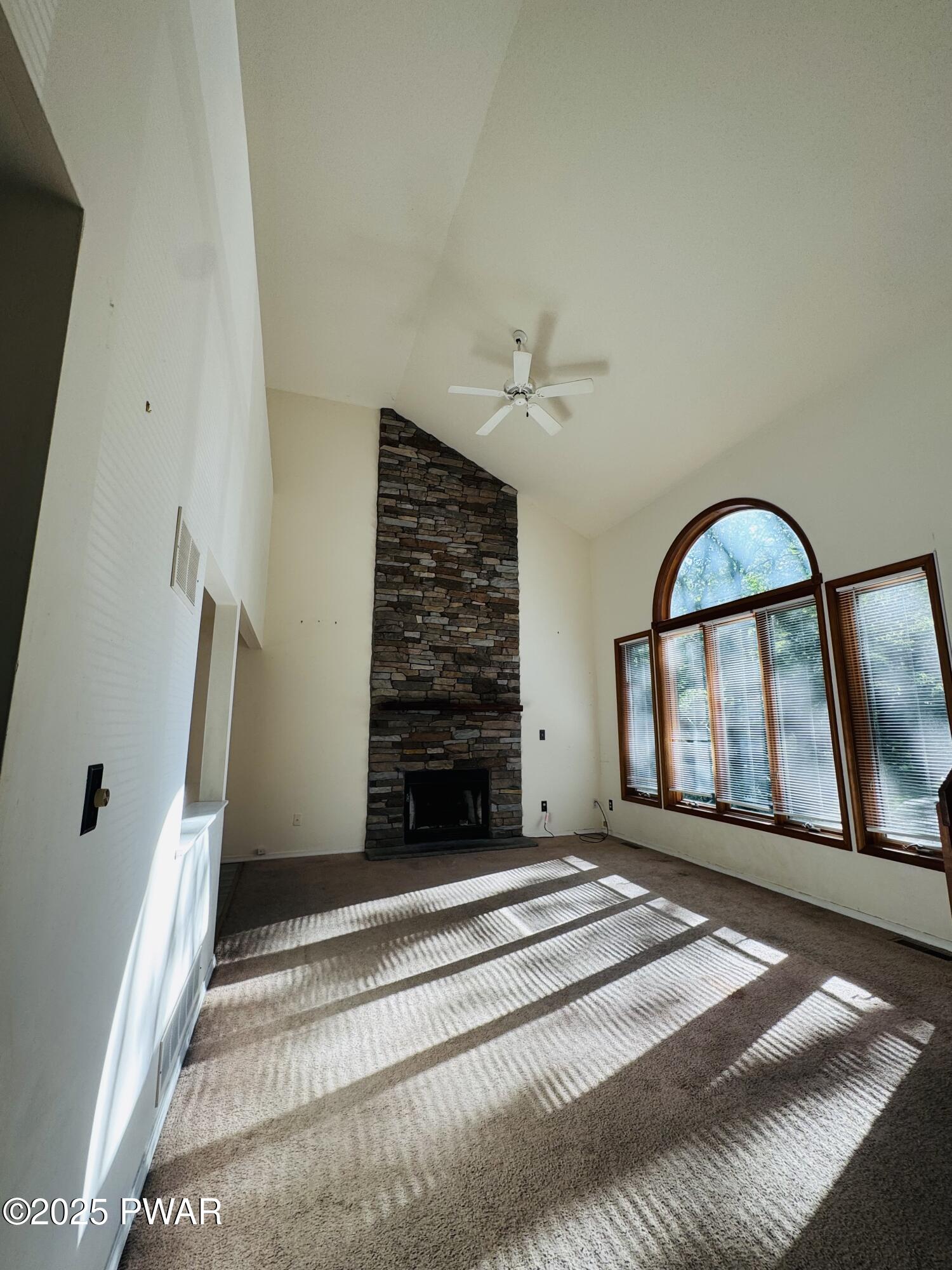 Lords Valley, Pennsylvania 18428, United States, 4 Bedrooms Bedrooms, ,2 BathroomsBathrooms,Residential,Active,175114