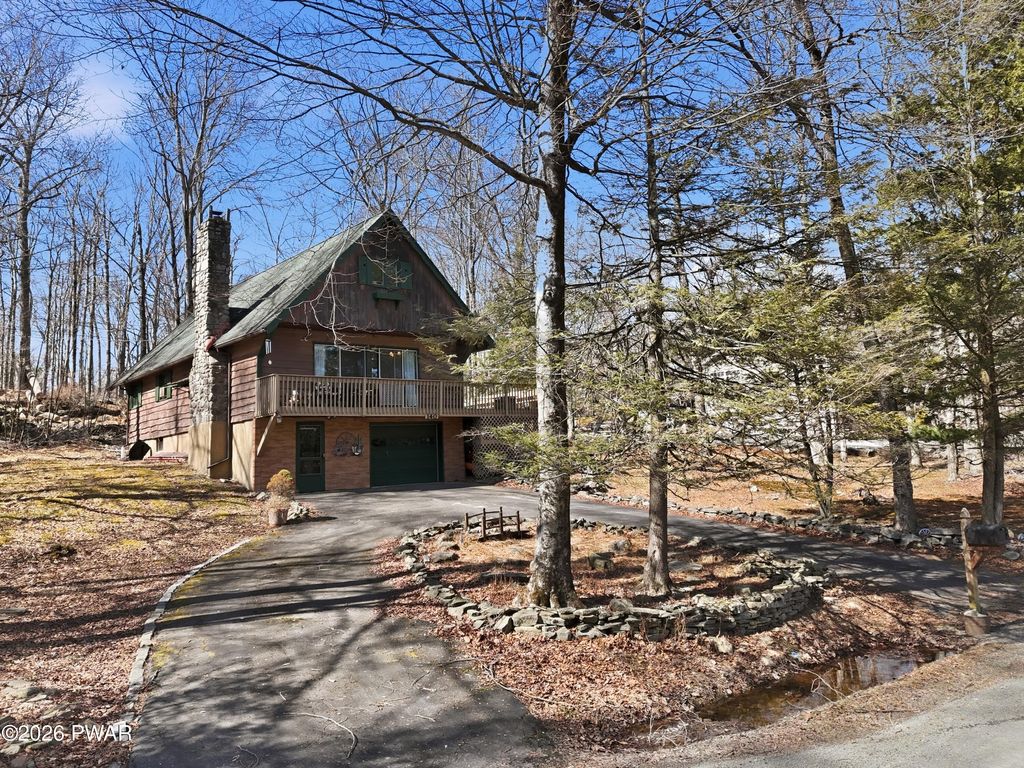 Photo of 140 Timber Ridge Circle, Greentown, PA 18426 (MLS # PW260539)