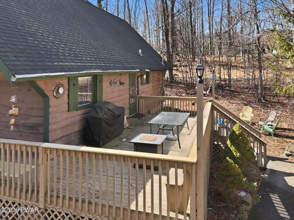 Photo of 140 Timber Ridge Circle, Greentown, PA 18426 (MLS # PW260539)