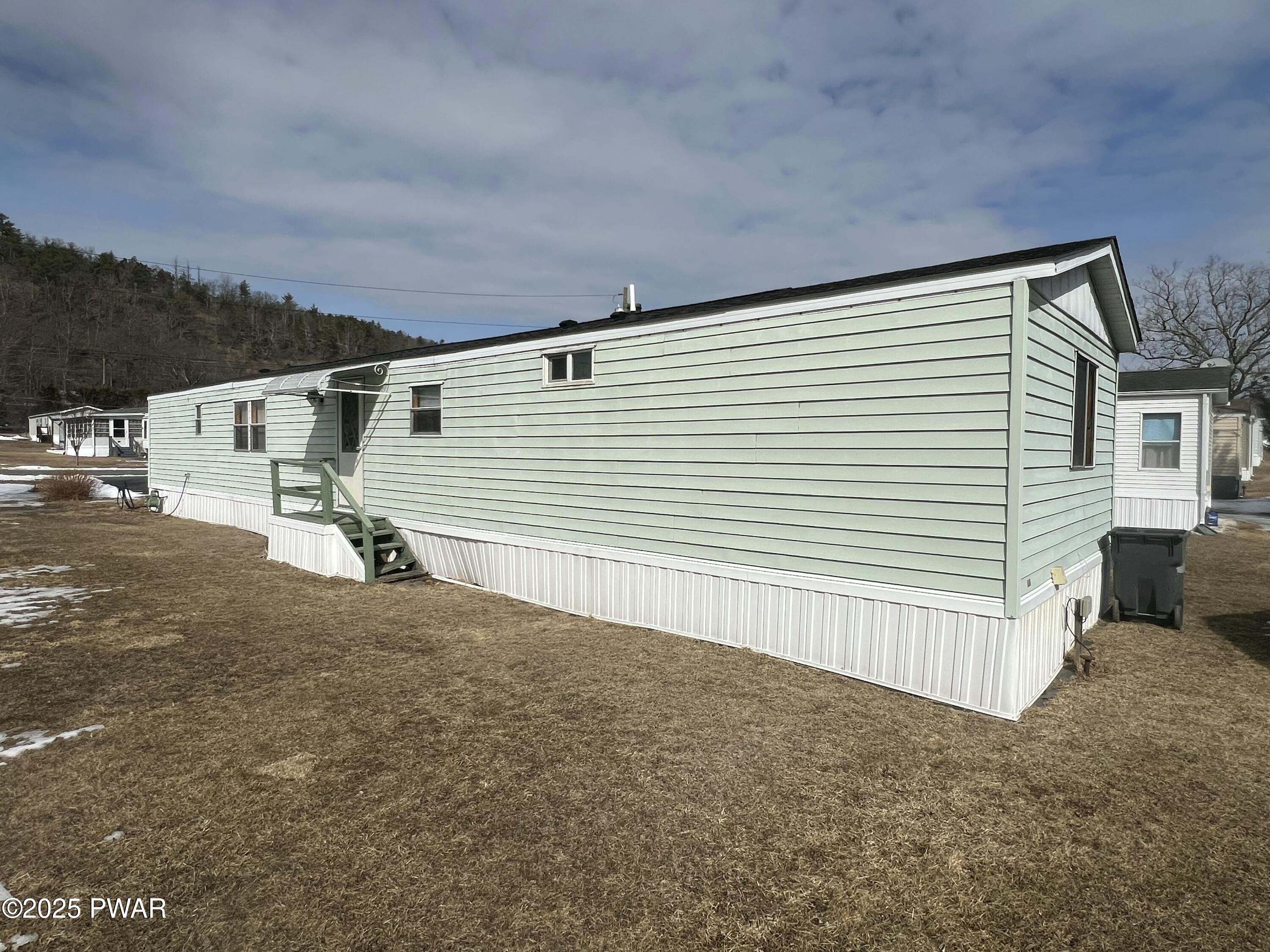 115 Green Meadow Court, Milford, Pennsylvania image 3