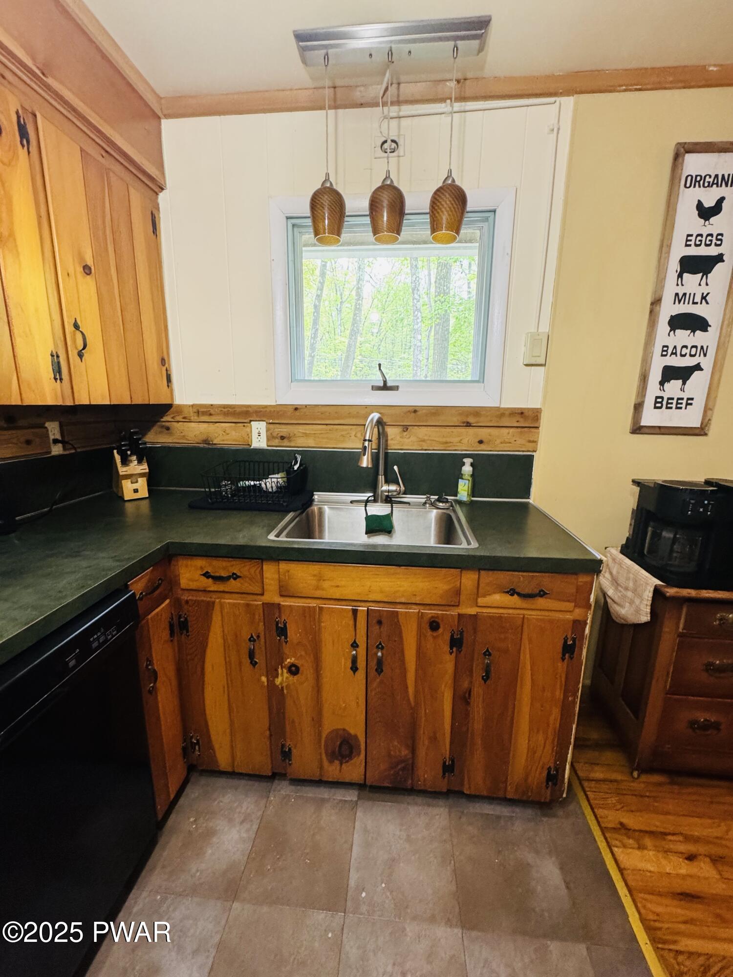 Lords Valley, Pennsylvania 18428, United States, 2 Bedrooms Bedrooms, ,2 BathroomsBathrooms,Residential,Active,145178