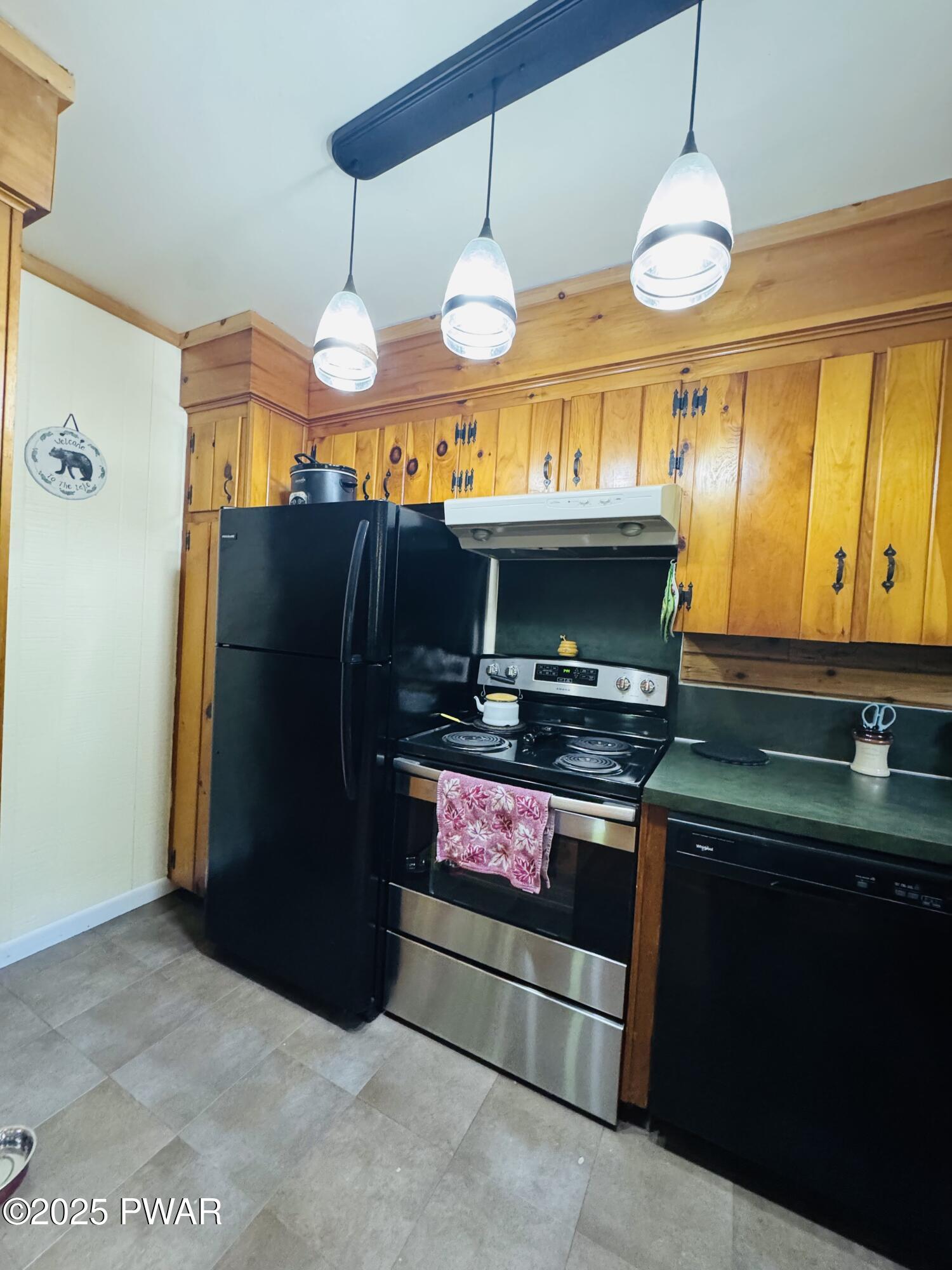 Lords Valley, Pennsylvania 18428, United States, 2 Bedrooms Bedrooms, ,2 BathroomsBathrooms,Residential,Active,145178