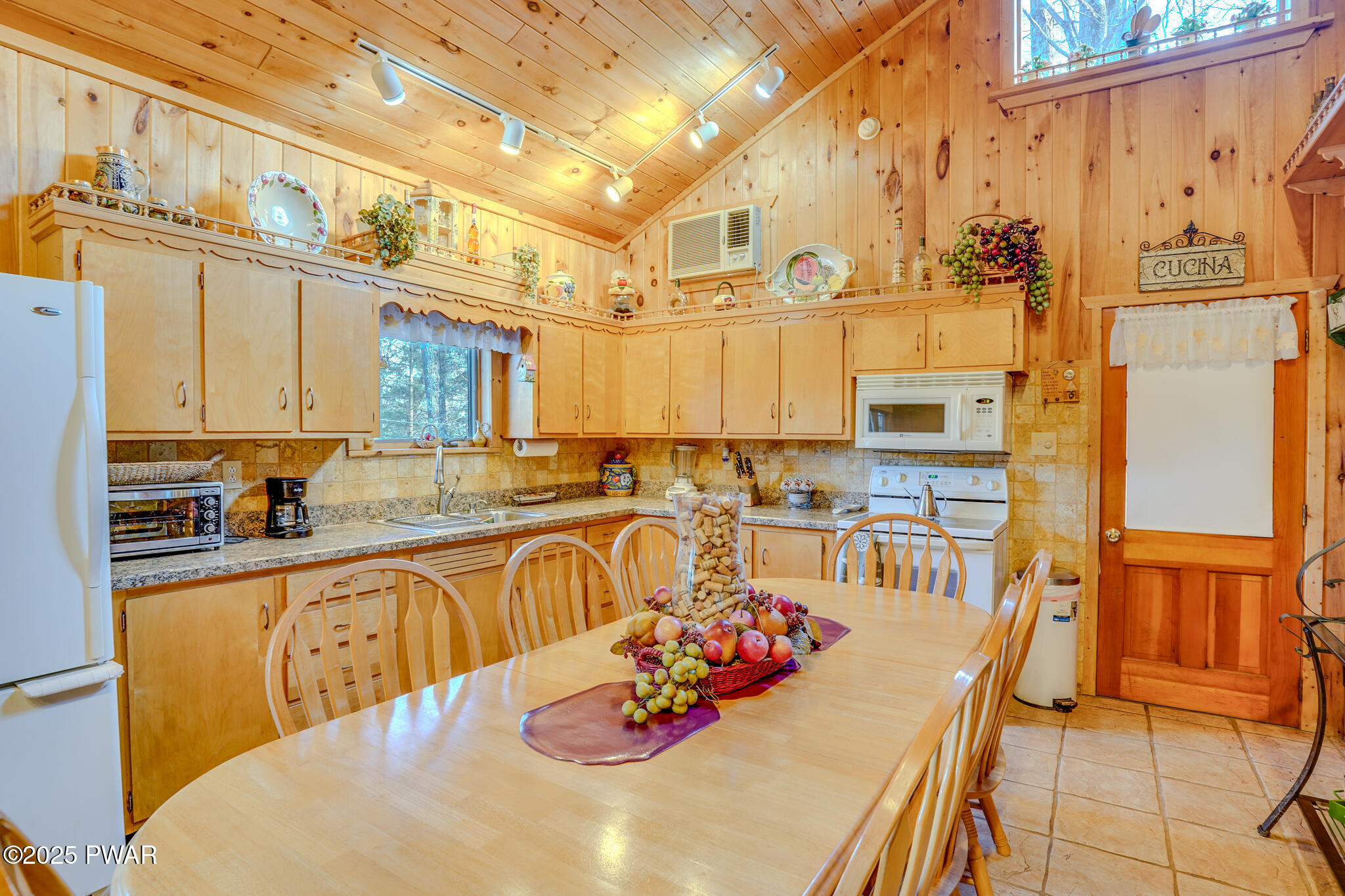24 Lakeside Drive, Lakeville, Pennsylvania image 3