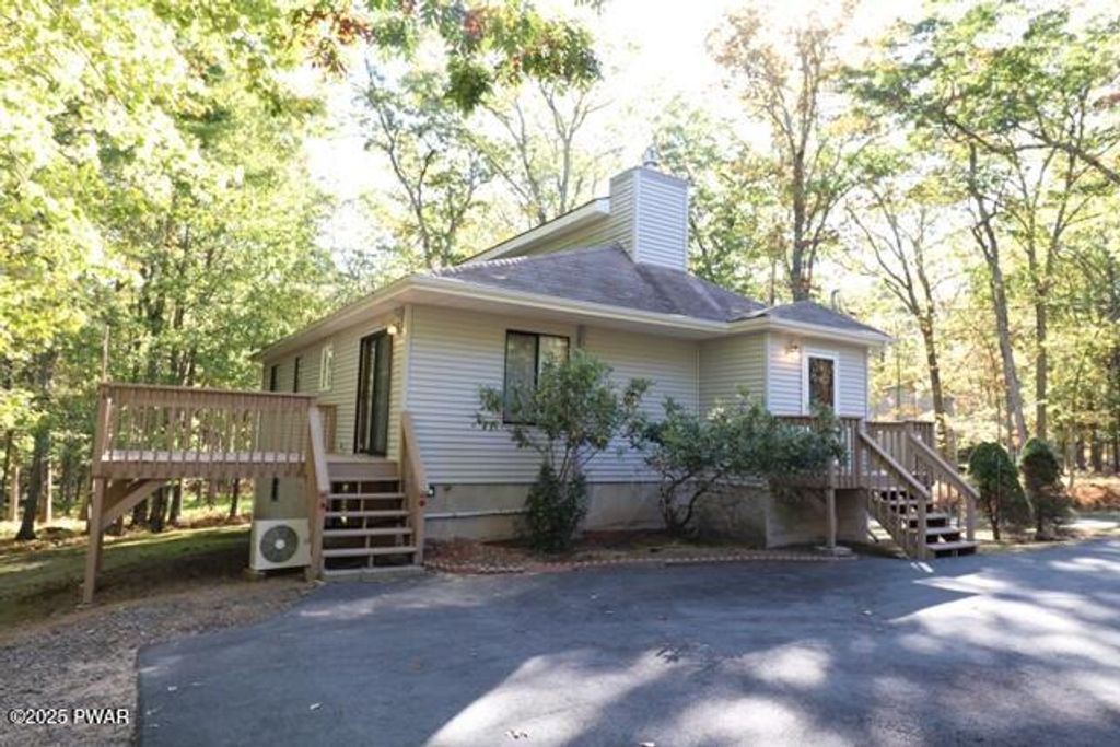 Photo of 247 W Lakeview Road, Lackawaxen, PA 18435 (MLS # PW253154)