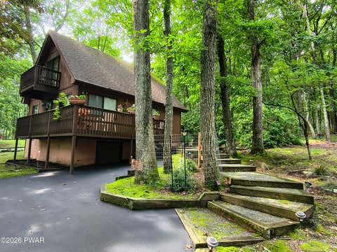Homes For Sale - 205 Fawn Lake Drive<br/> Hawley, PA 18428