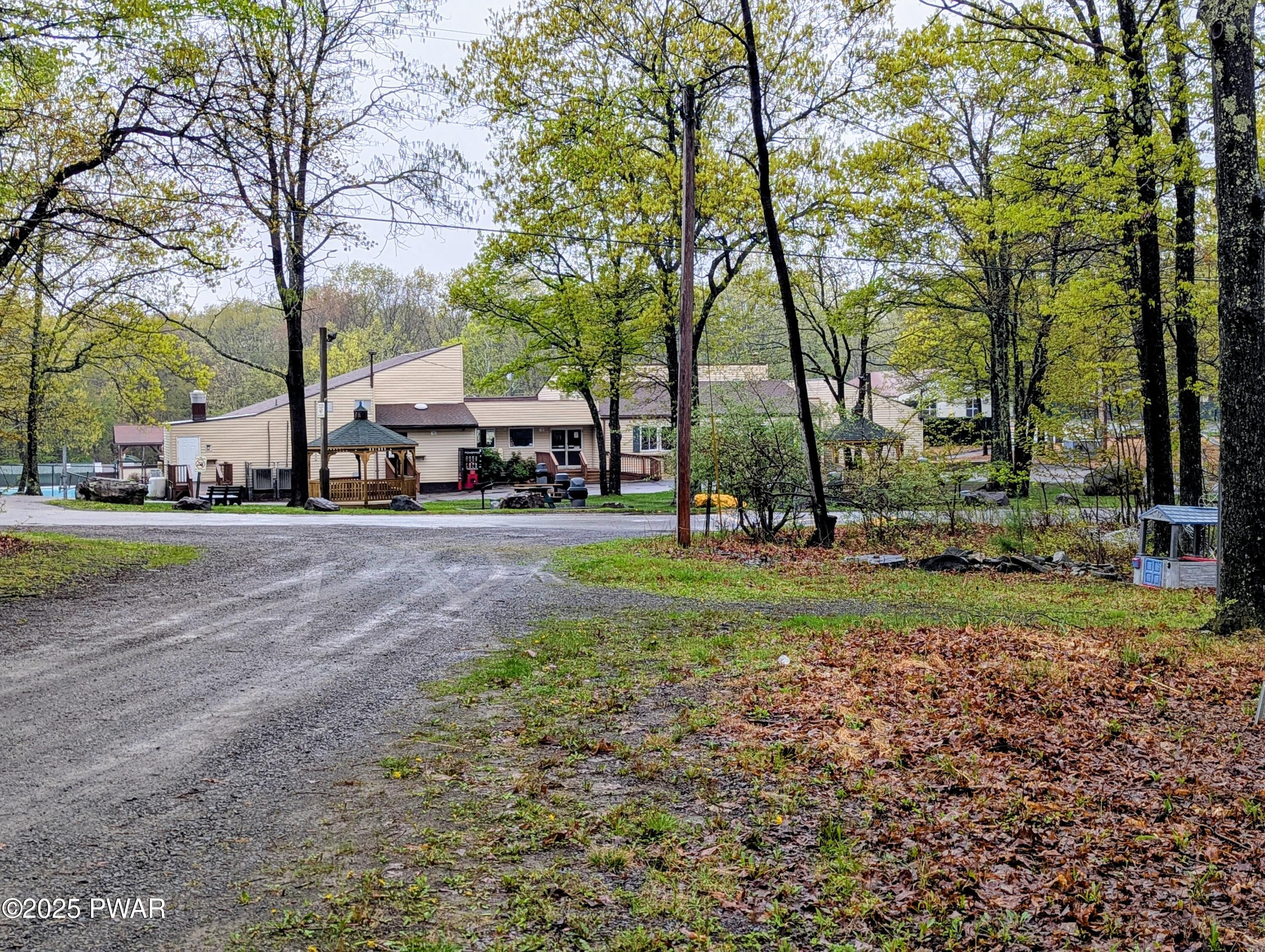 4056 Hopi Lane, Shohola, Pennsylvania image 3