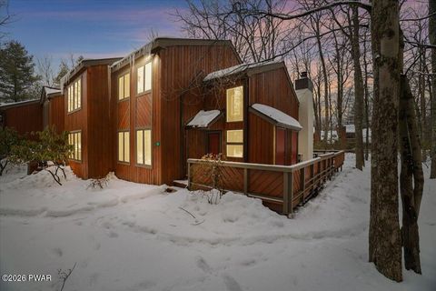 Townhouse For Sale - 14 Finch Grove<br/> Carbon County, Lake Harmony, PA 18624