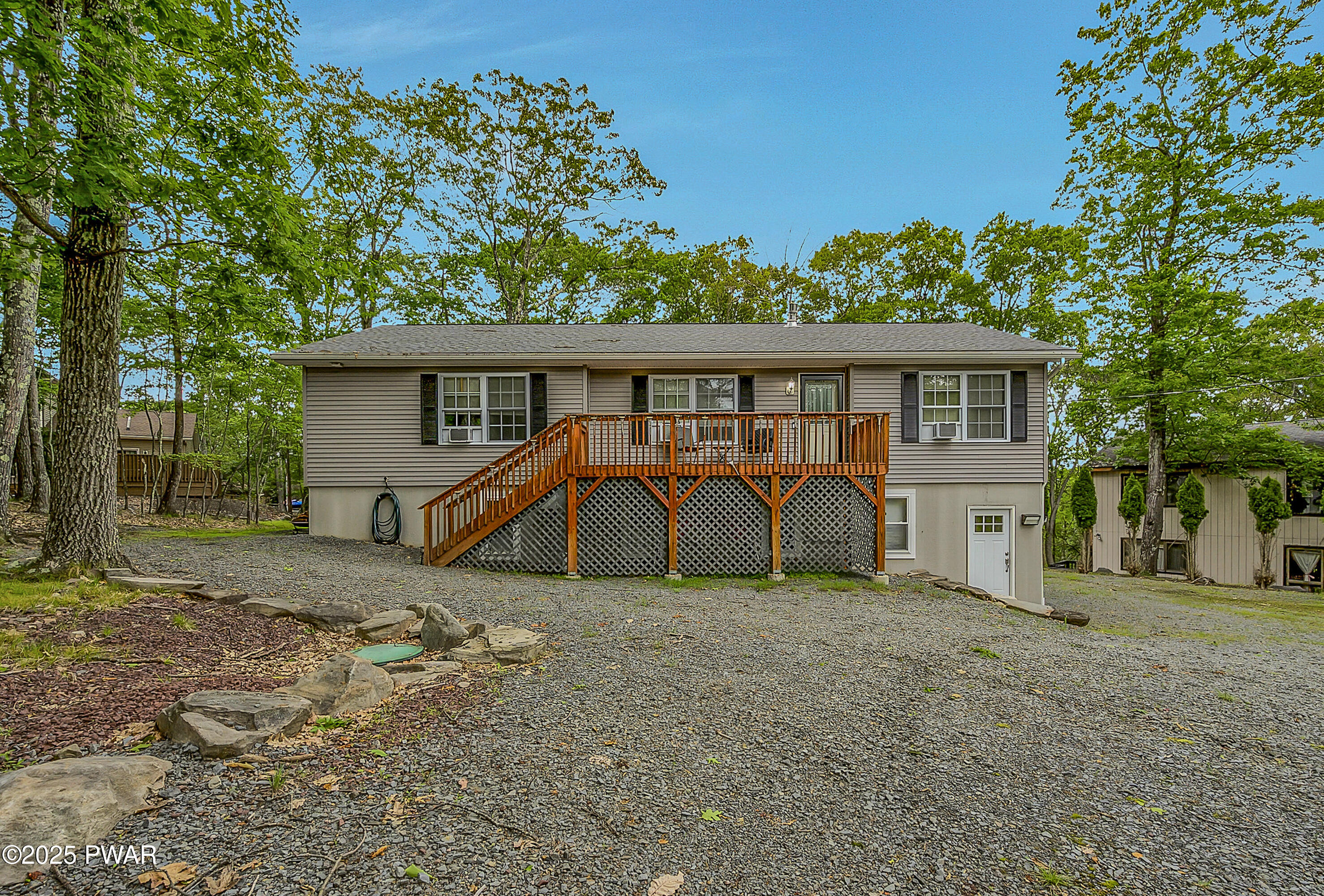 1011 Salem Place Place, Lake Ariel, Pennsylvania image 1