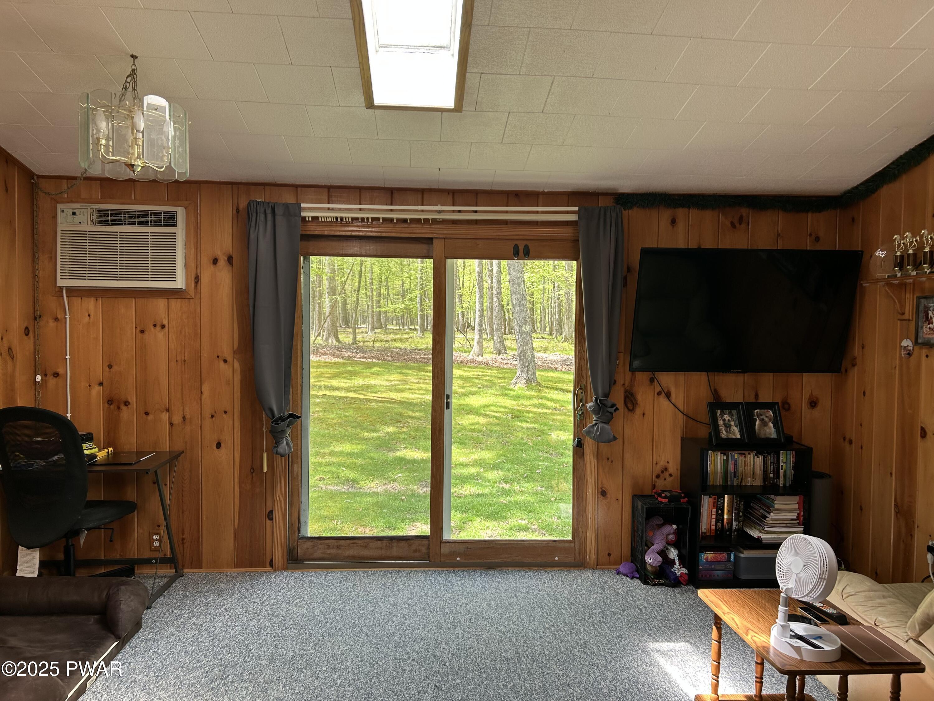201 Oak Hill Road, Hawley, Pennsylvania image 2