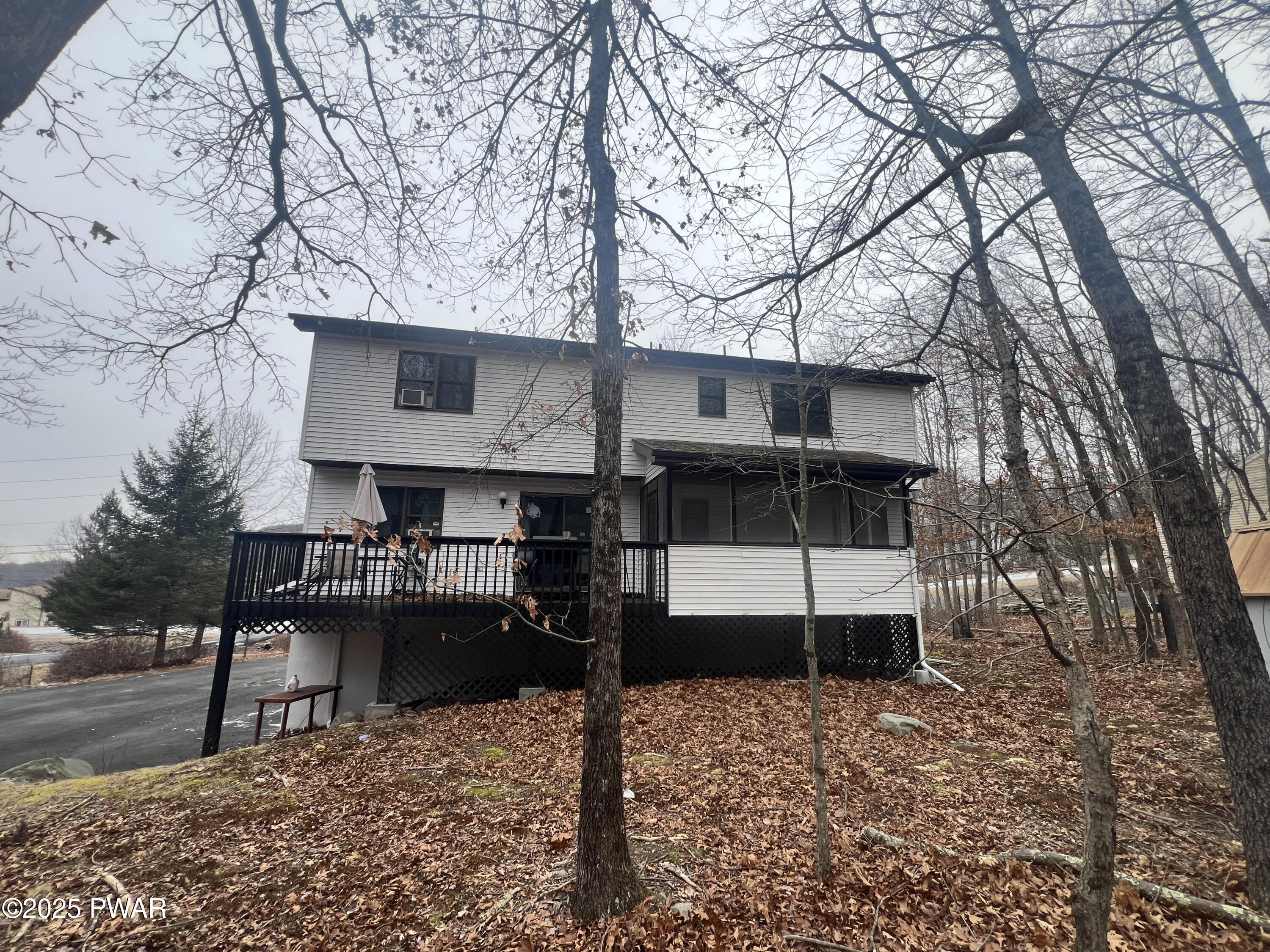 1076 Lancaster Drive, Bushkill, Pennsylvania image 4