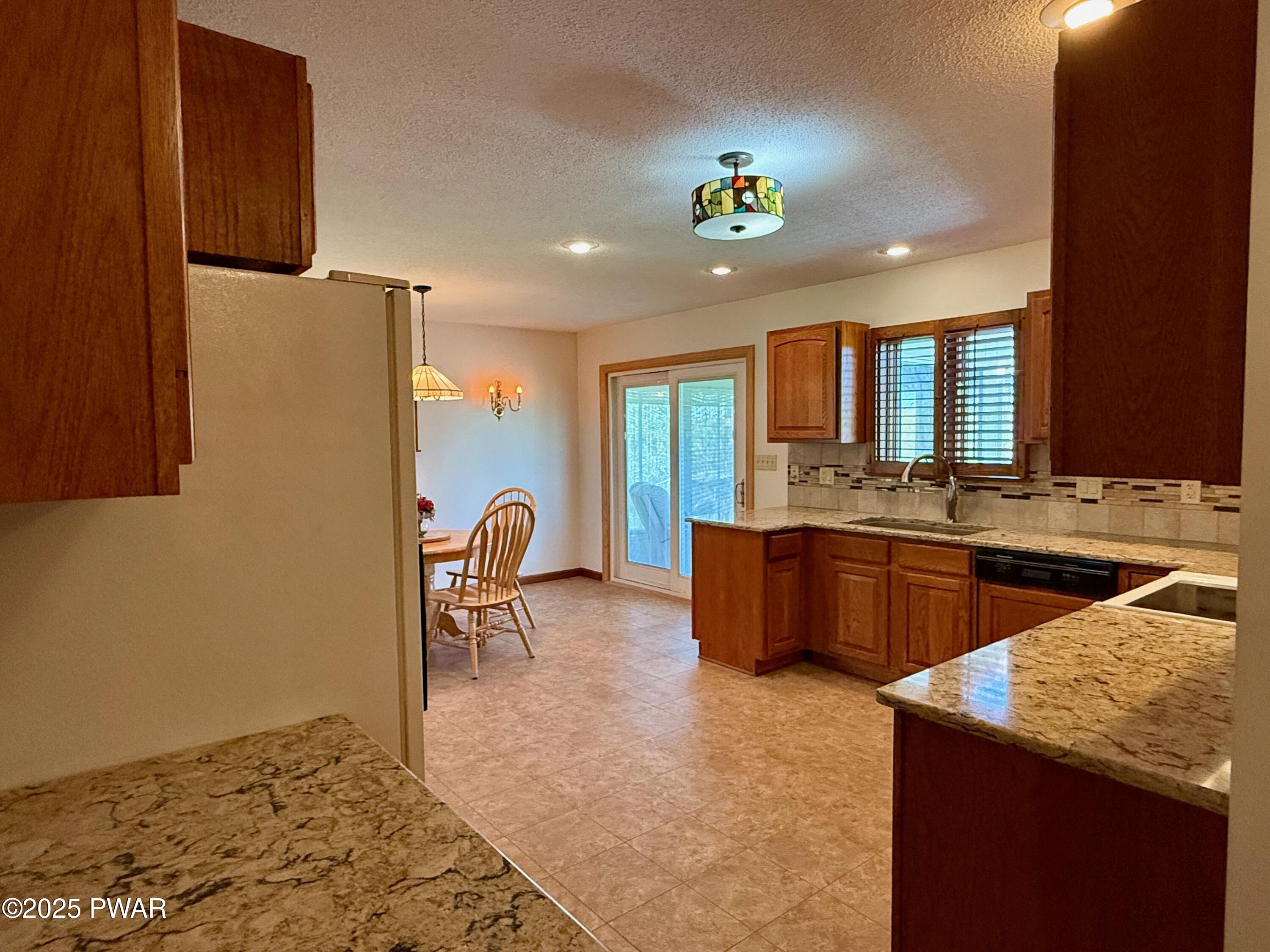 26 Lake View Drive Rd, Lake Ariel, Pennsylvania image 12