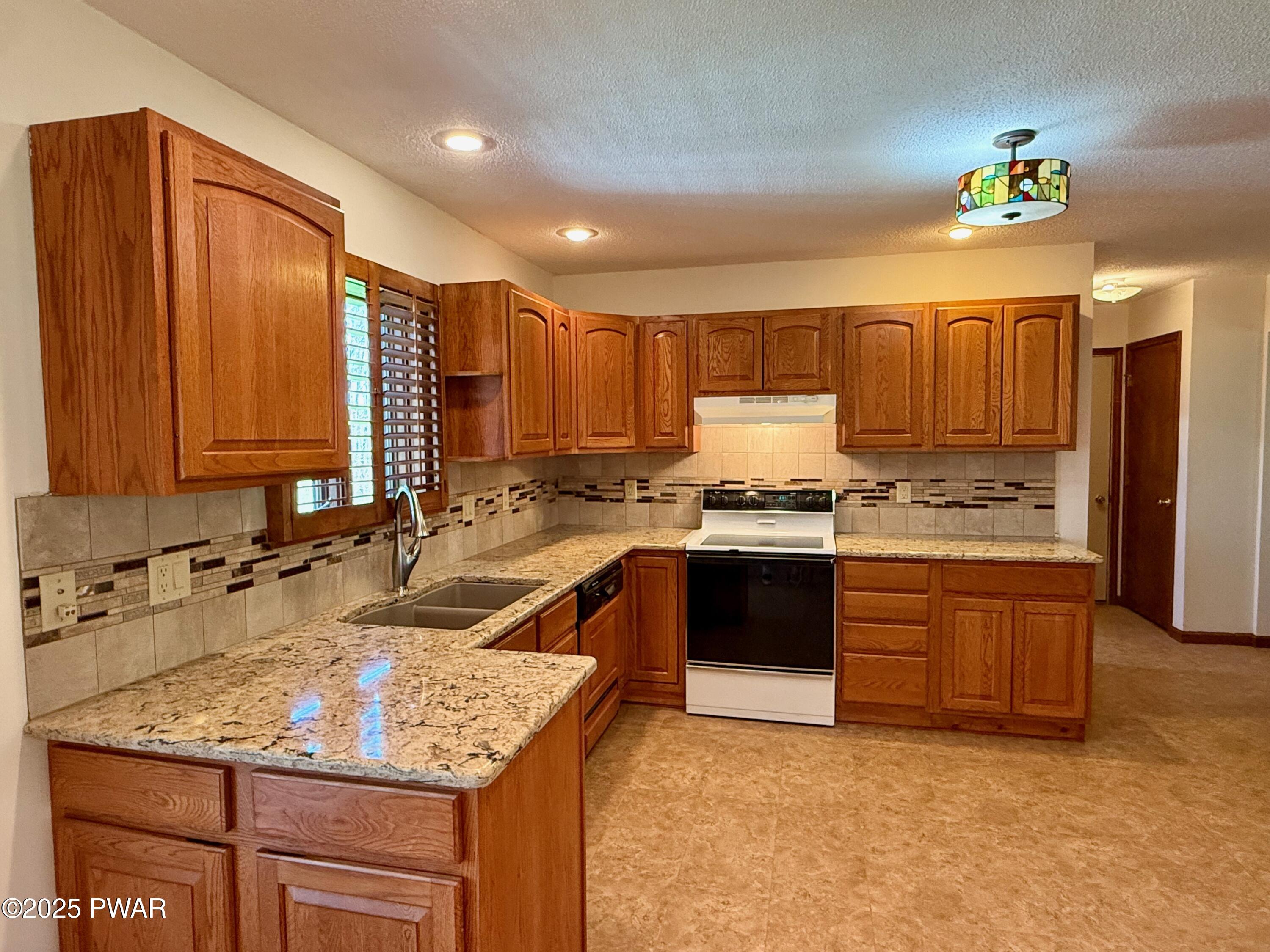 26 Lake View Drive Rd, Lake Ariel, Pennsylvania image 11