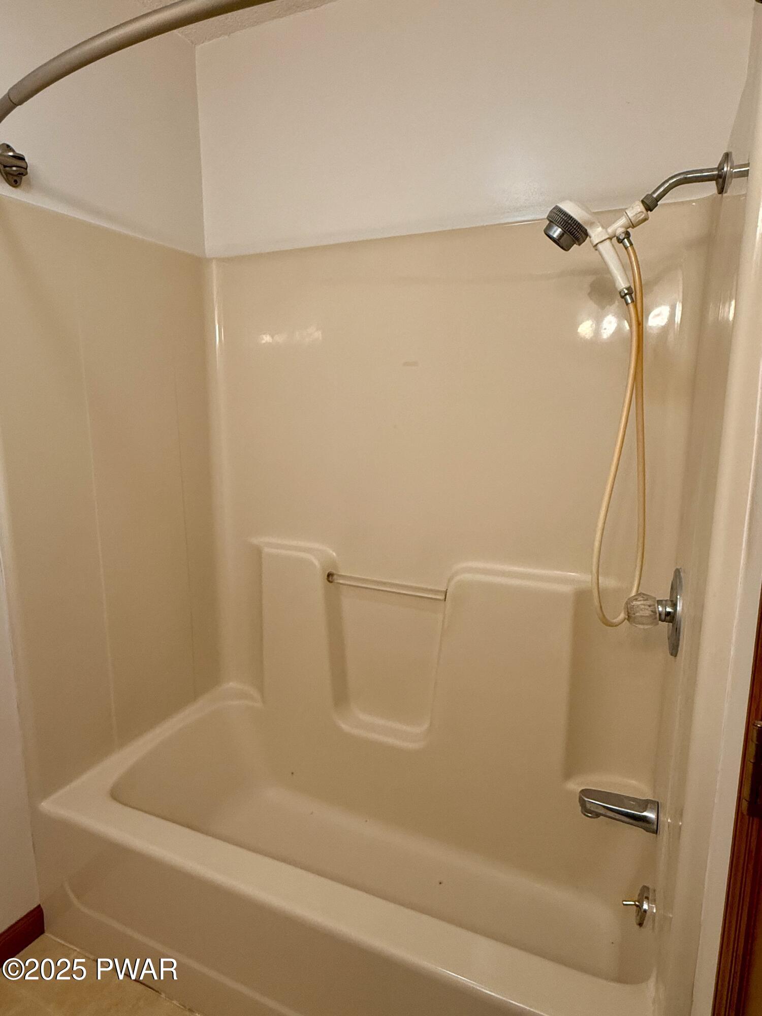 26 Lake View Drive Rd, Lake Ariel, Pennsylvania image 33