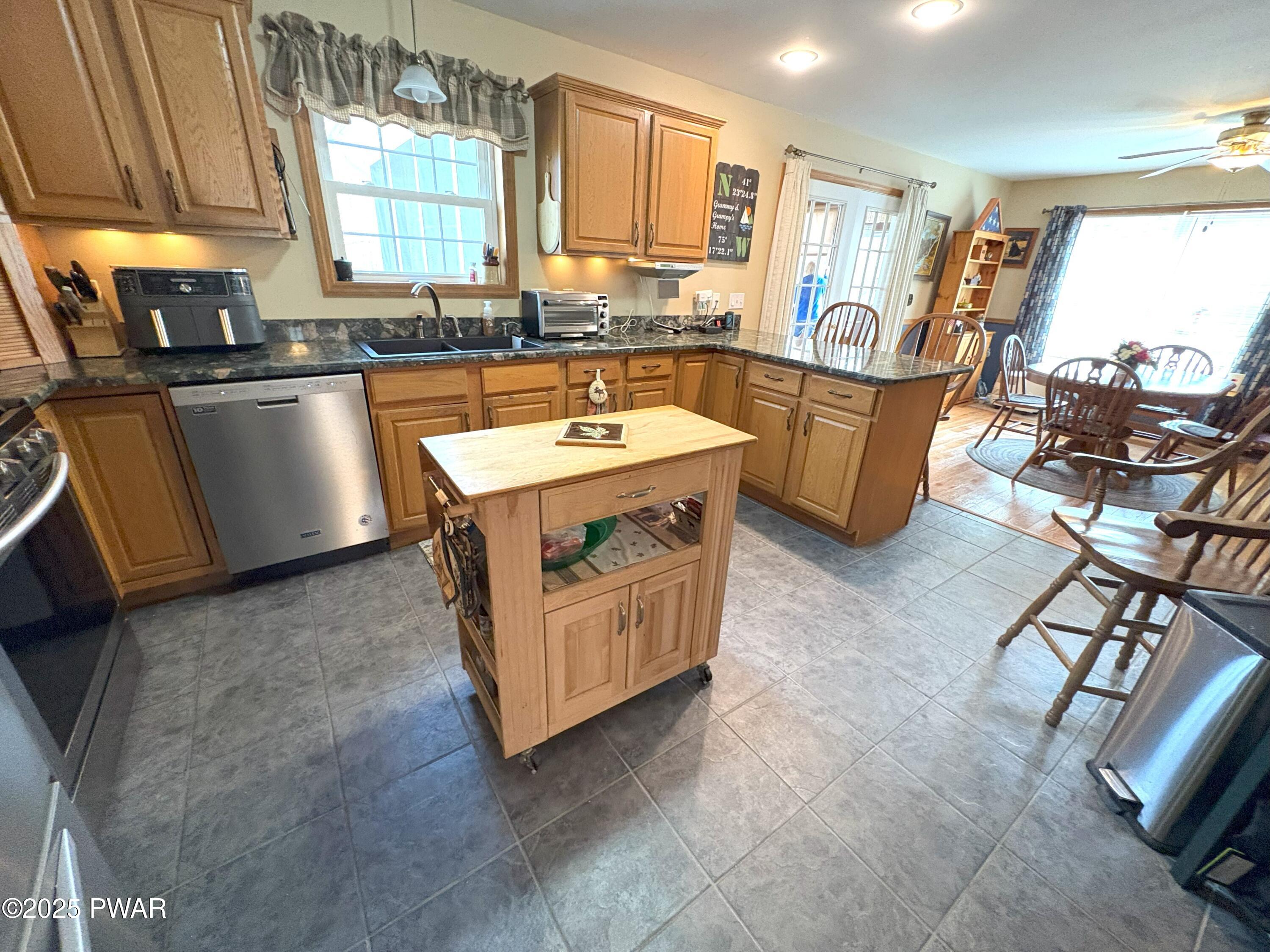 1099 Indian Drive, Lake Ariel, Pennsylvania image 12