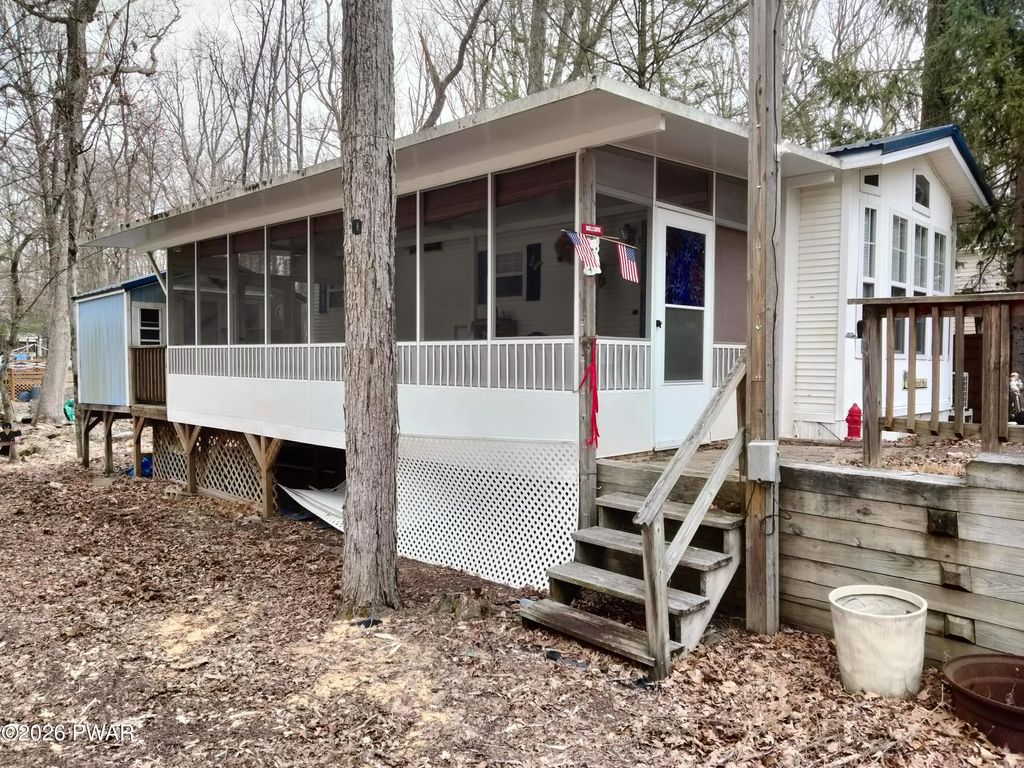 Photo of 117 Glenwood Lndg, Milford, PA 18337 (MLS # PW260966)