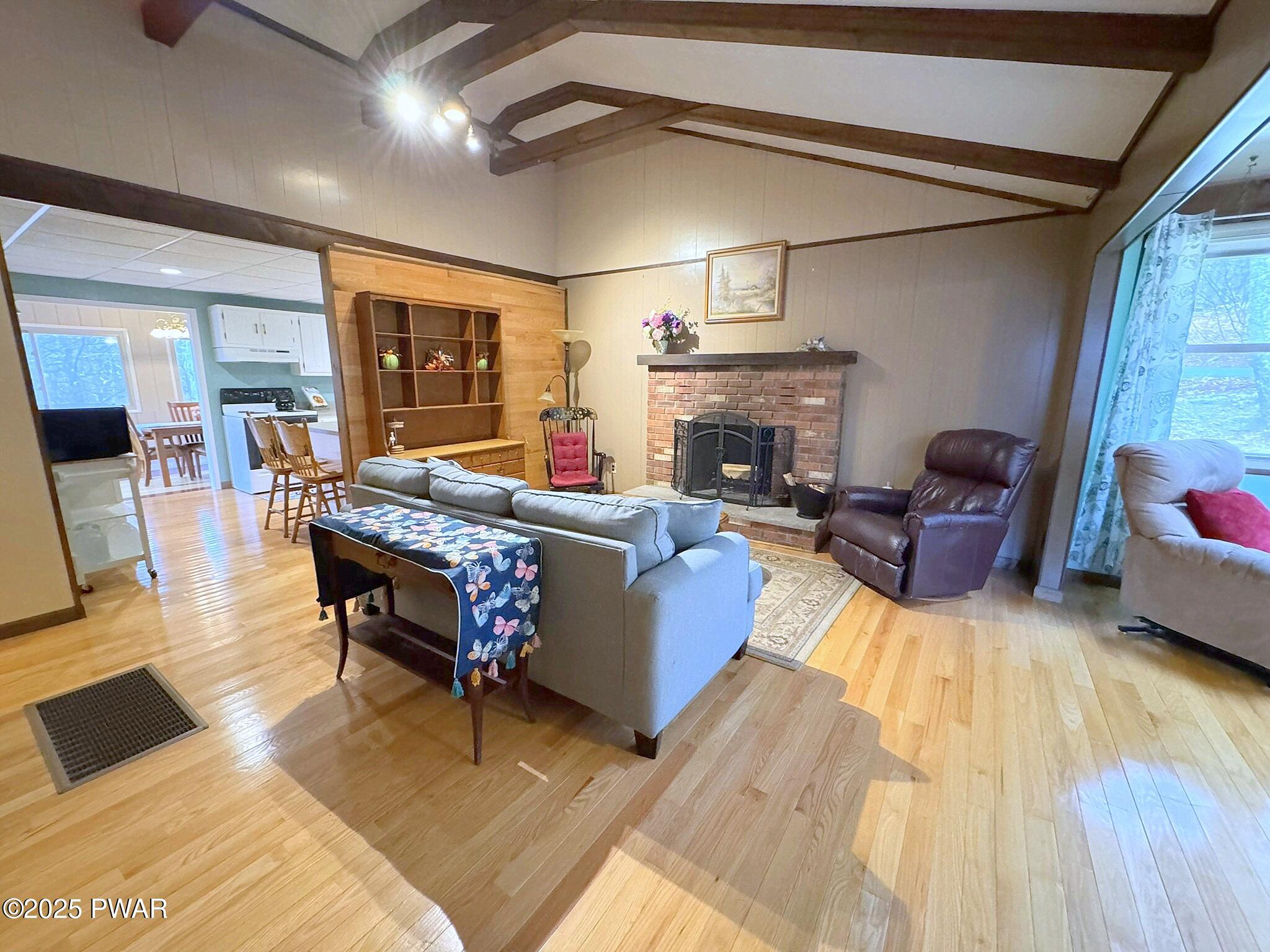 130 Grasshopper Lane Ln, Greentown, Pennsylvania image 2