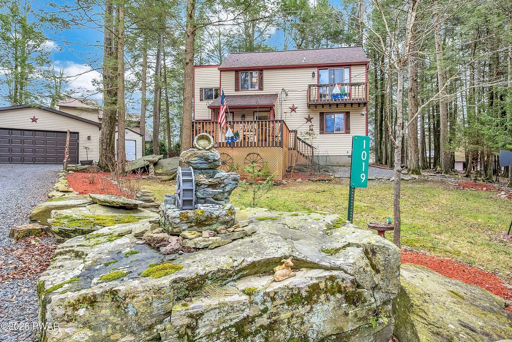 Photo of 1019 Hickory Drive, Lake Ariel, PA 18436 (MLS # PW260711)