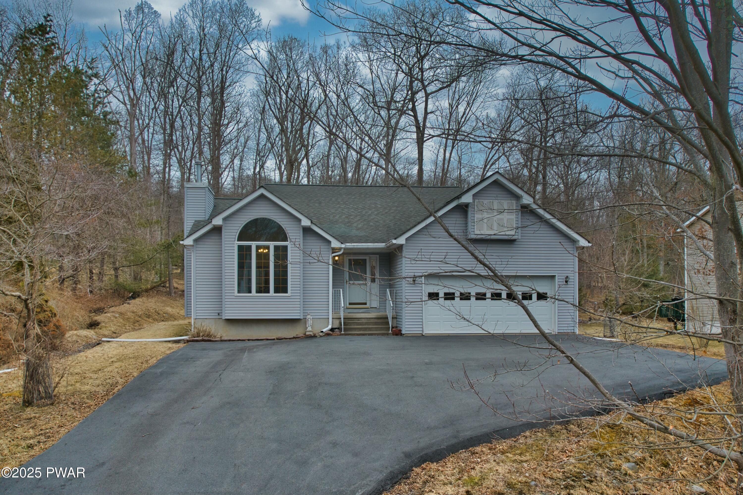 214 Vandermark Drive, Milford, Pennsylvania image 1