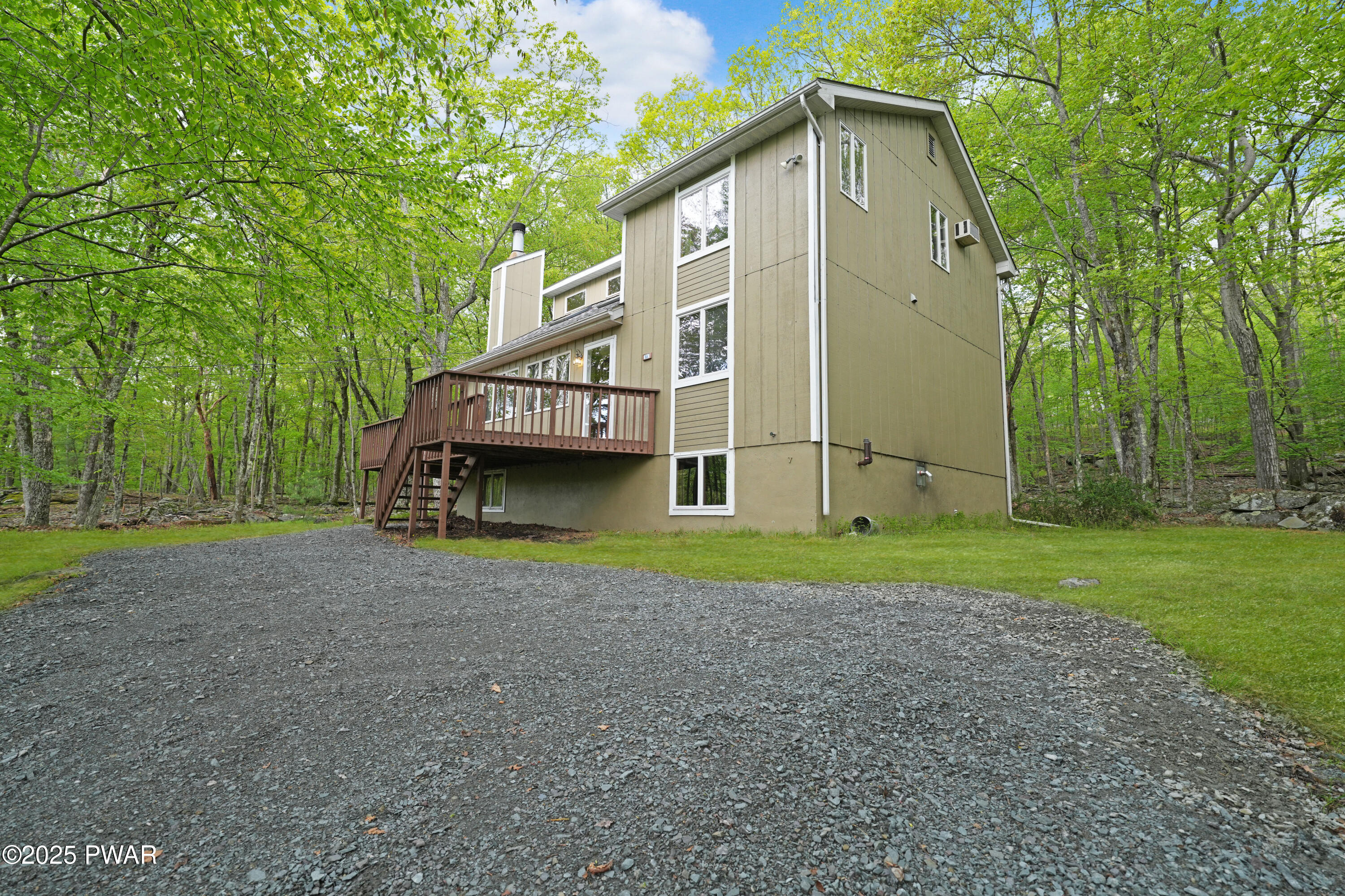 134 Lakewood Drive, Dingmans Ferry, Pennsylvania image 1