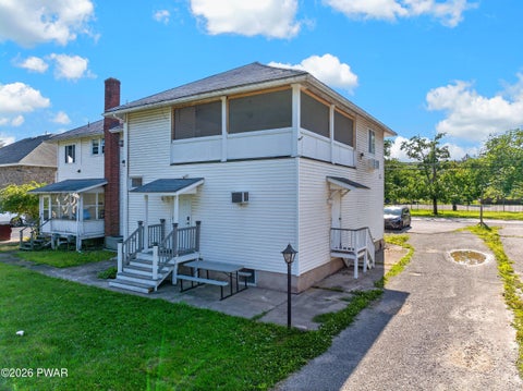 Apartment For Rent - 978 Main Street #2B<br/> Wayne County, Newfoundland, PA 18445
