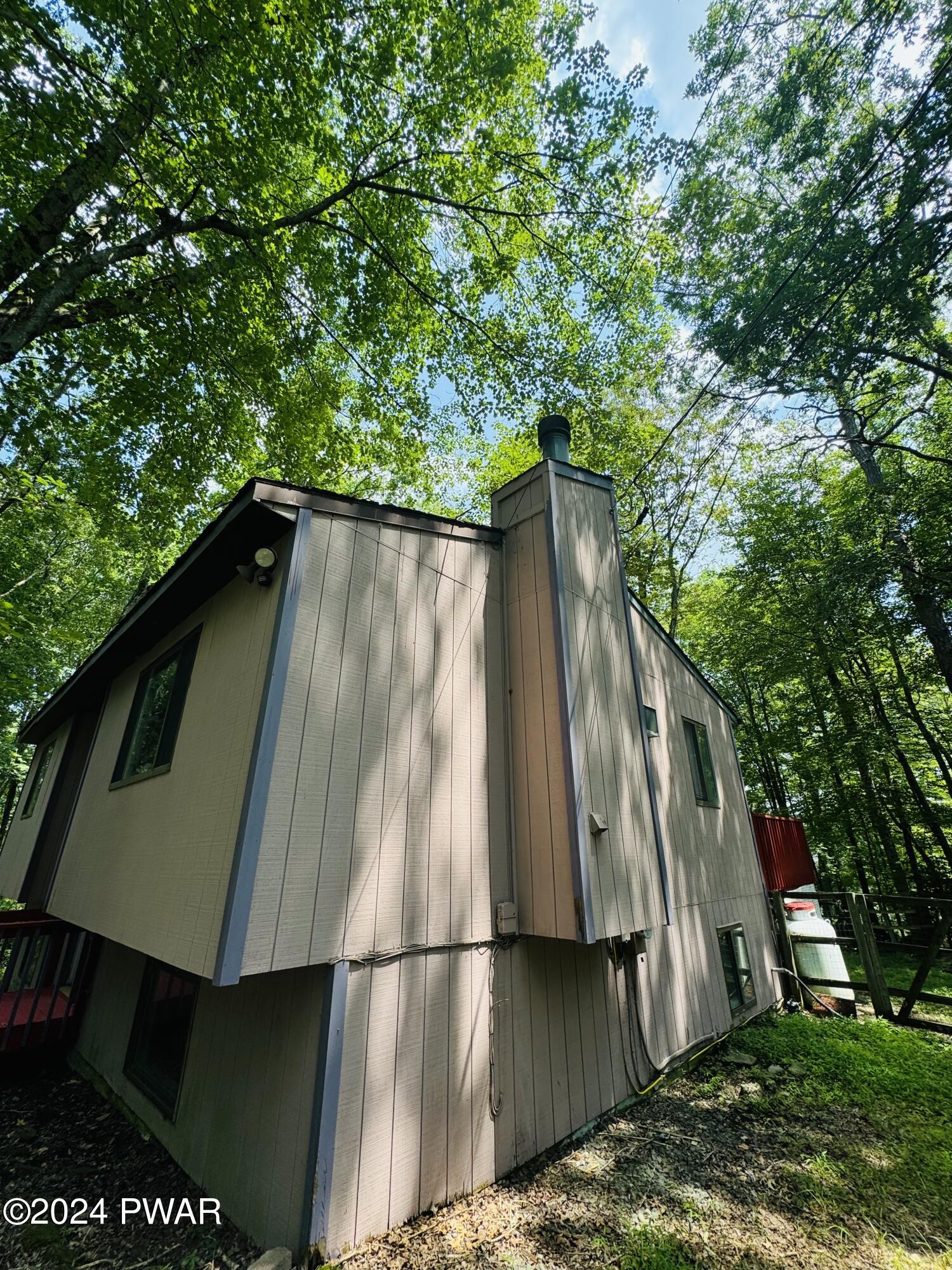 Lords Valley, Pennsylvania 18428, United States, 4 Bedrooms Bedrooms, ,2 BathroomsBathrooms,Residential,Pending,49909