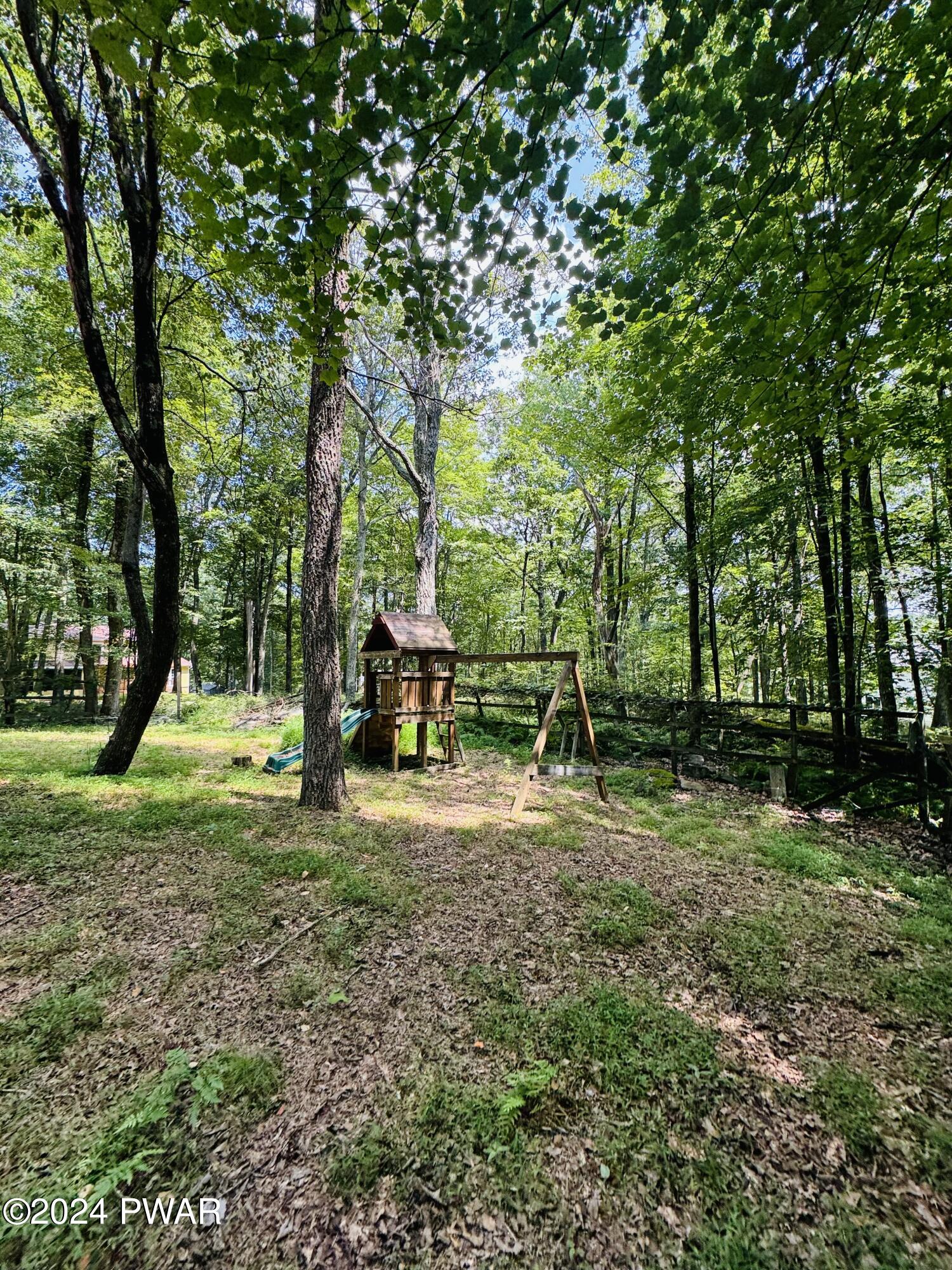 Lords Valley, Pennsylvania 18428, United States, 4 Bedrooms Bedrooms, ,2 BathroomsBathrooms,Residential,Pending,49909