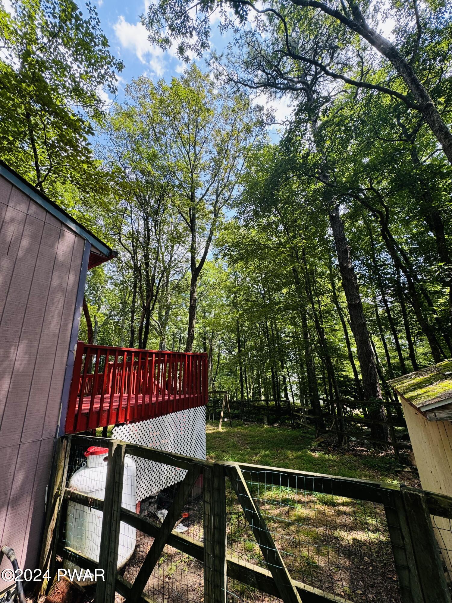 Lords Valley, Pennsylvania 18428, United States, 4 Bedrooms Bedrooms, ,2 BathroomsBathrooms,Residential,Pending,49909