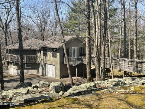 Homes For Sale - 125 Big Bear Drive<br/> Greentown, PA 18426