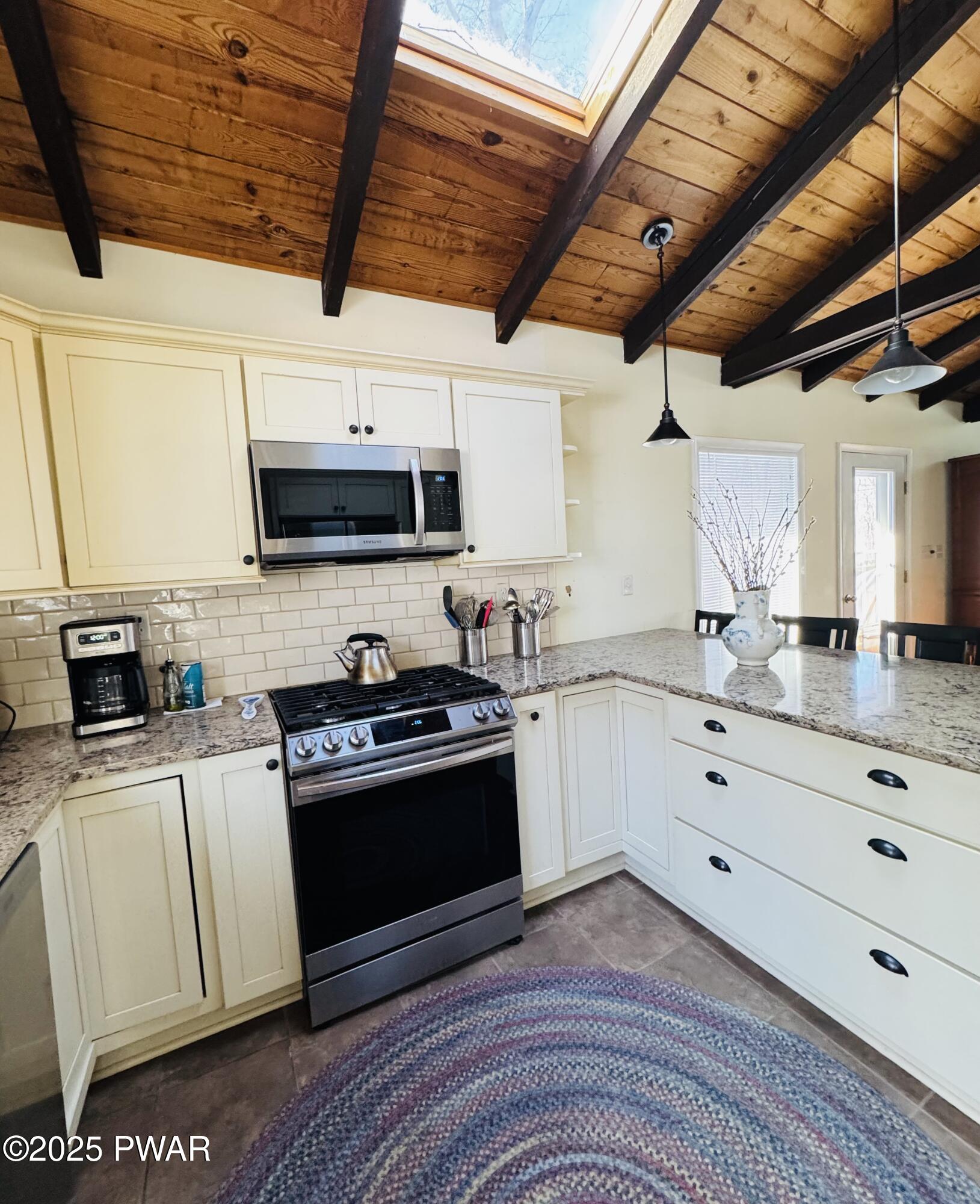 Lords Valley, Pennsylvania 18428, United States, 3 Bedrooms Bedrooms, ,2 BathroomsBathrooms,Residential,Pending,11856